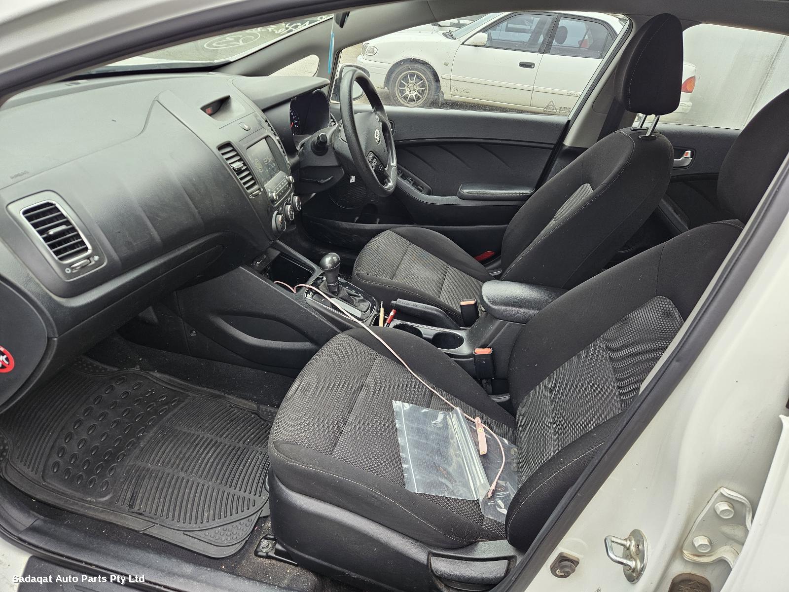 Kia Cerato Right Guard