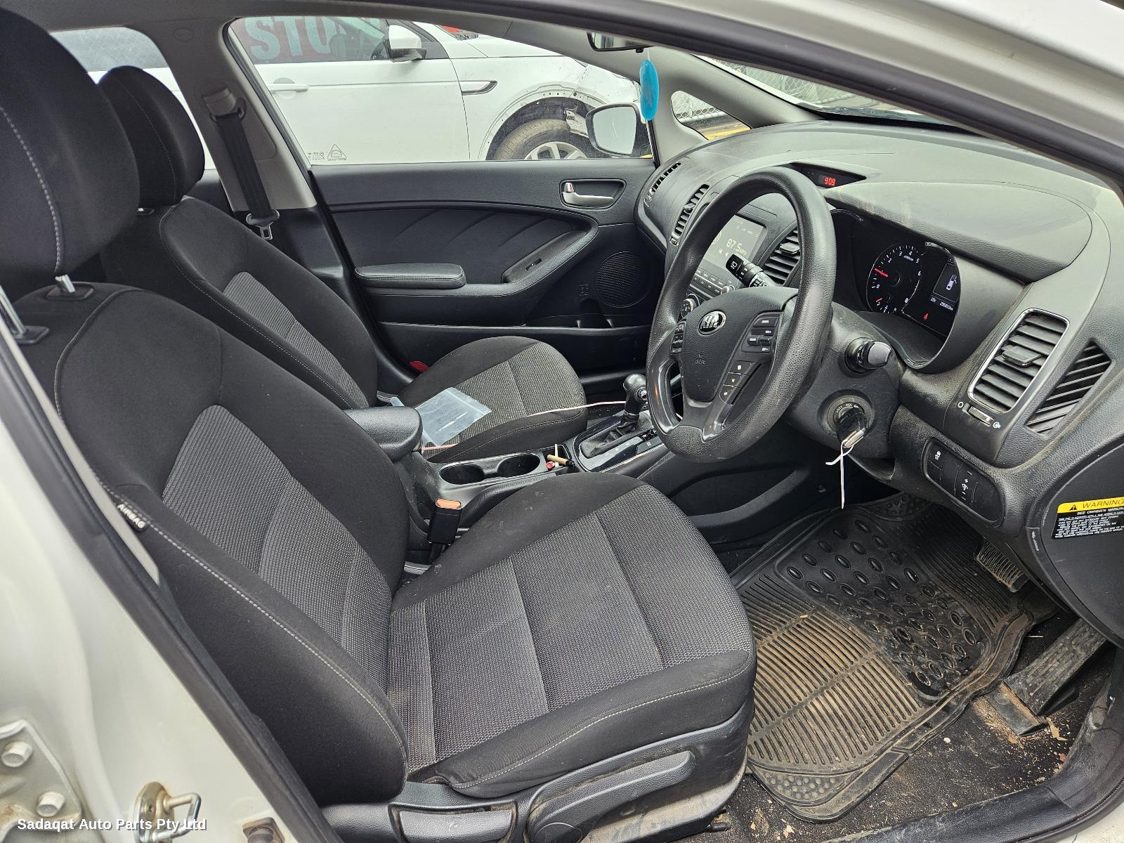 Kia Cerato Right Guard