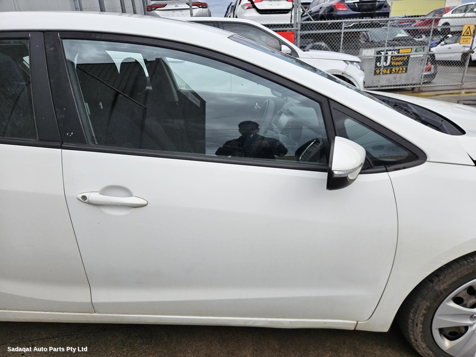 Kia Cerato Right Guard