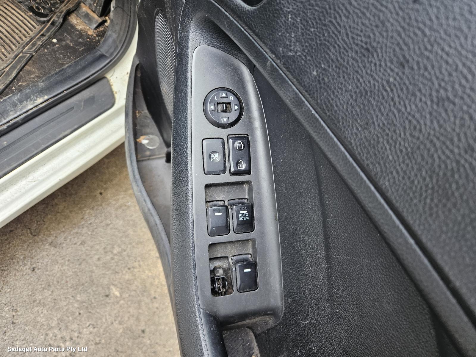 Kia Cerato Right Guard