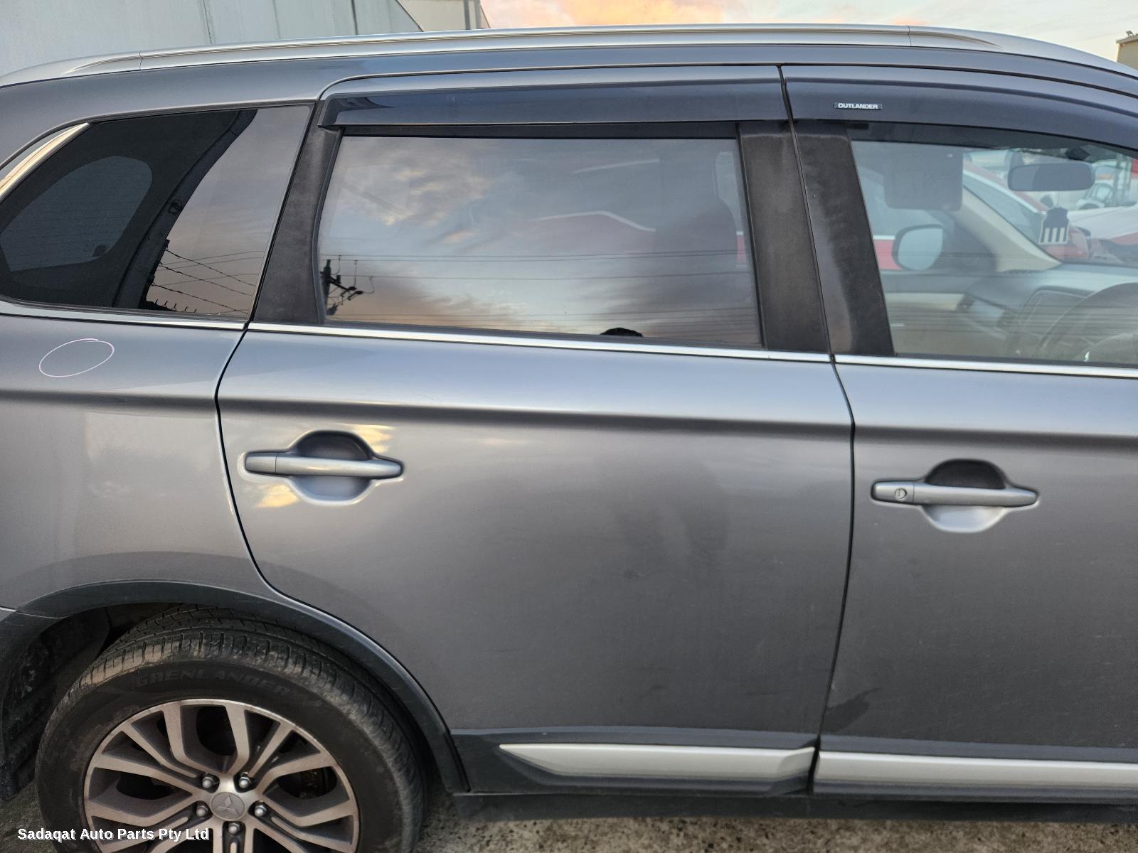 Mitsubishi Outlander Left Front Door Window