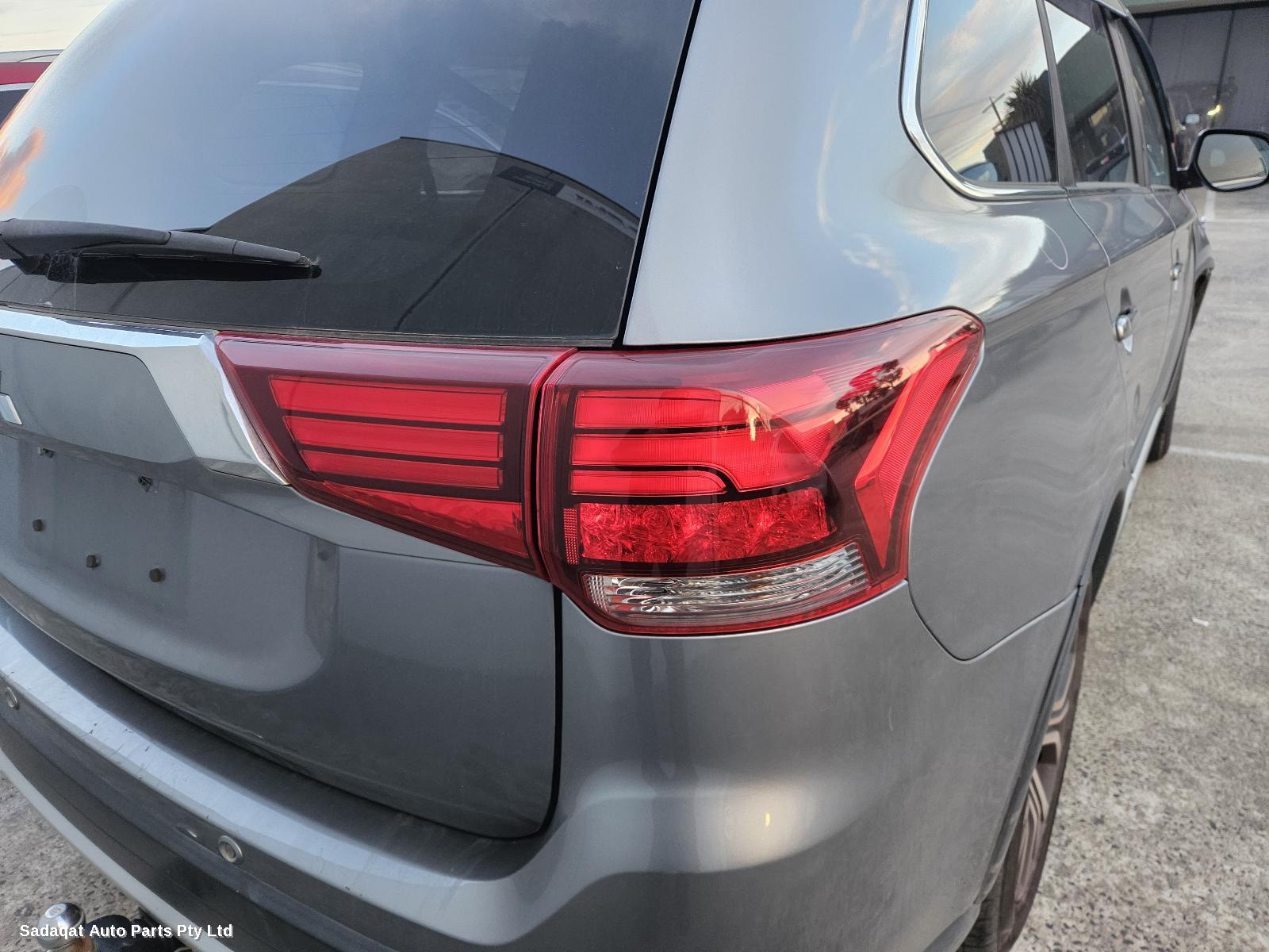 Mitsubishi Outlander Left Front Door Window