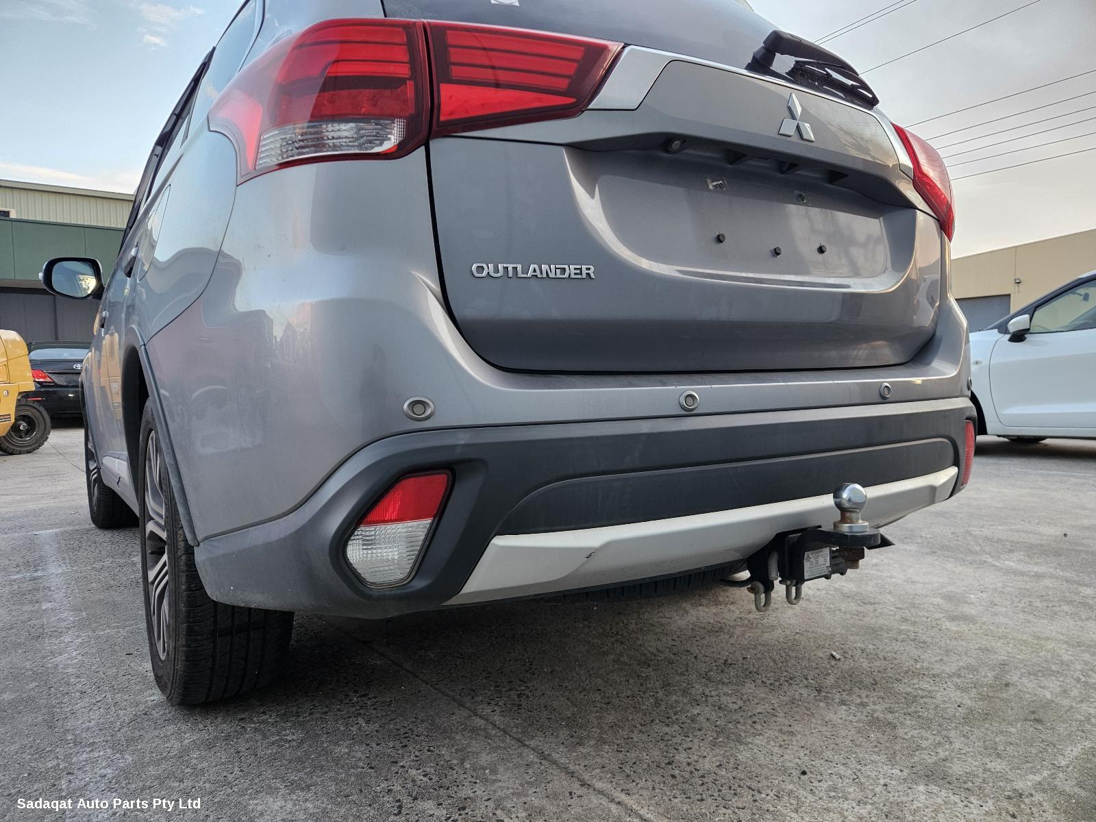 Mitsubishi Outlander Left Front Door Window