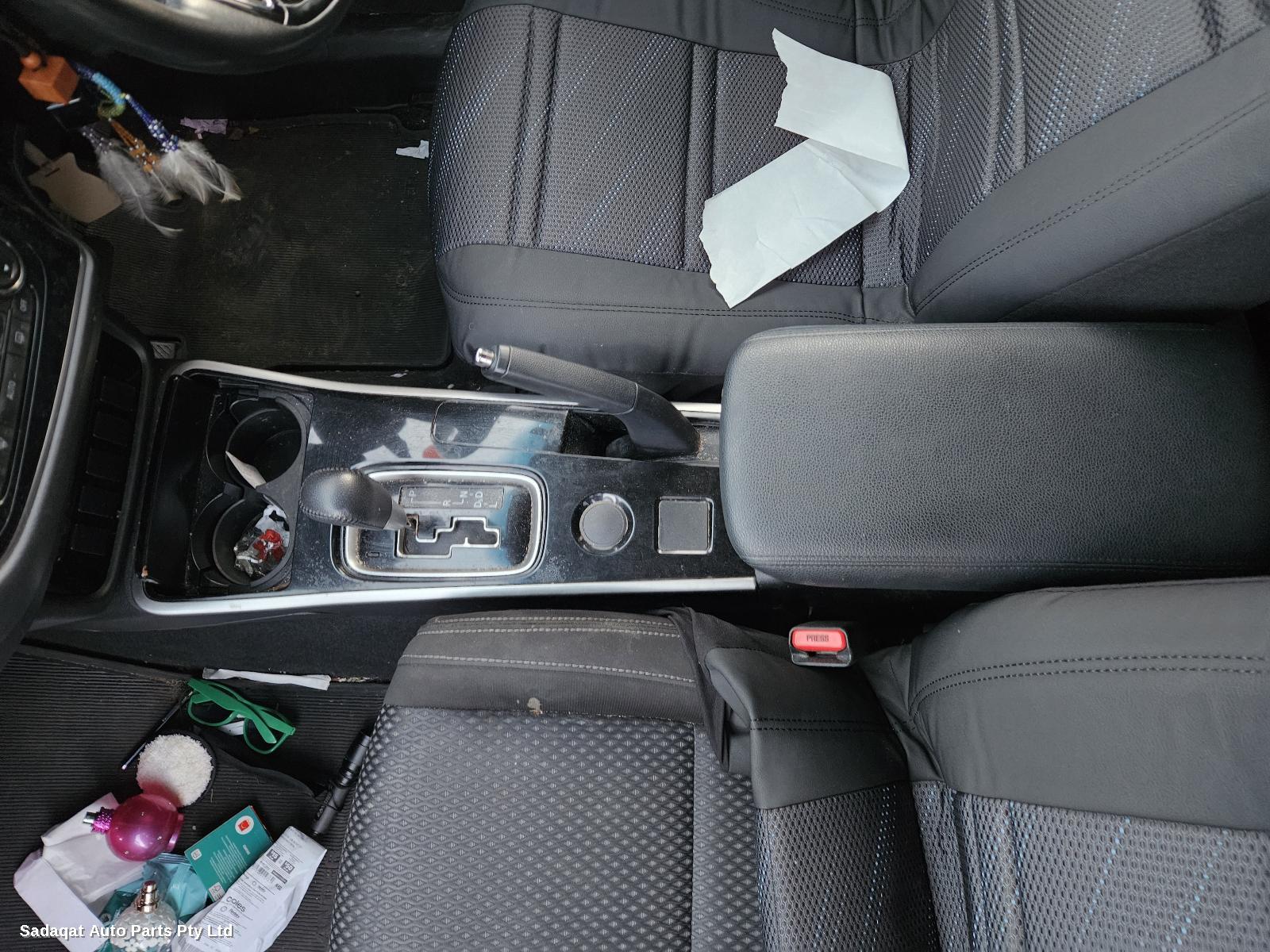 Mitsubishi Outlander Left Front Door Window