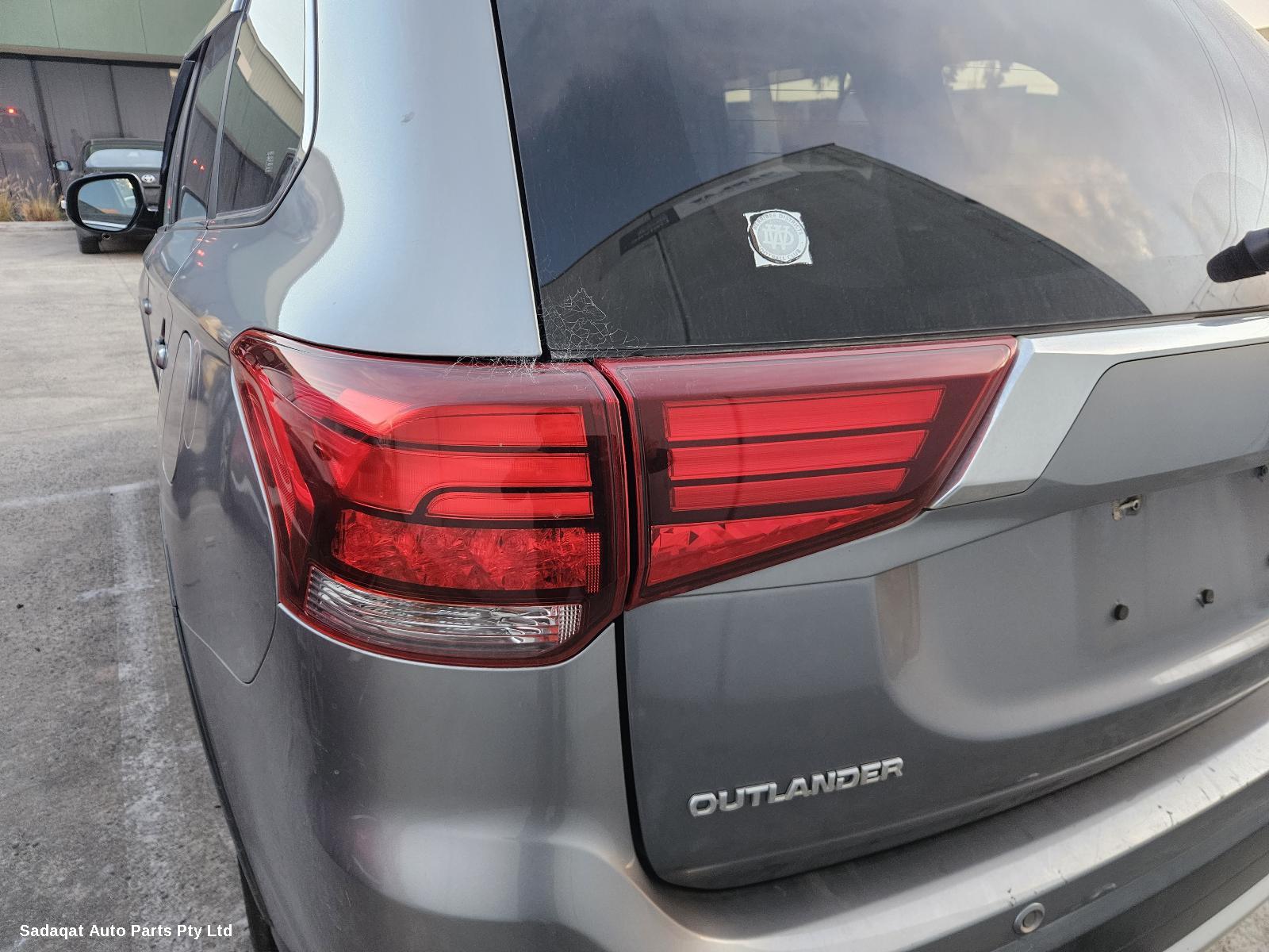 Mitsubishi Outlander Left Front Door Window