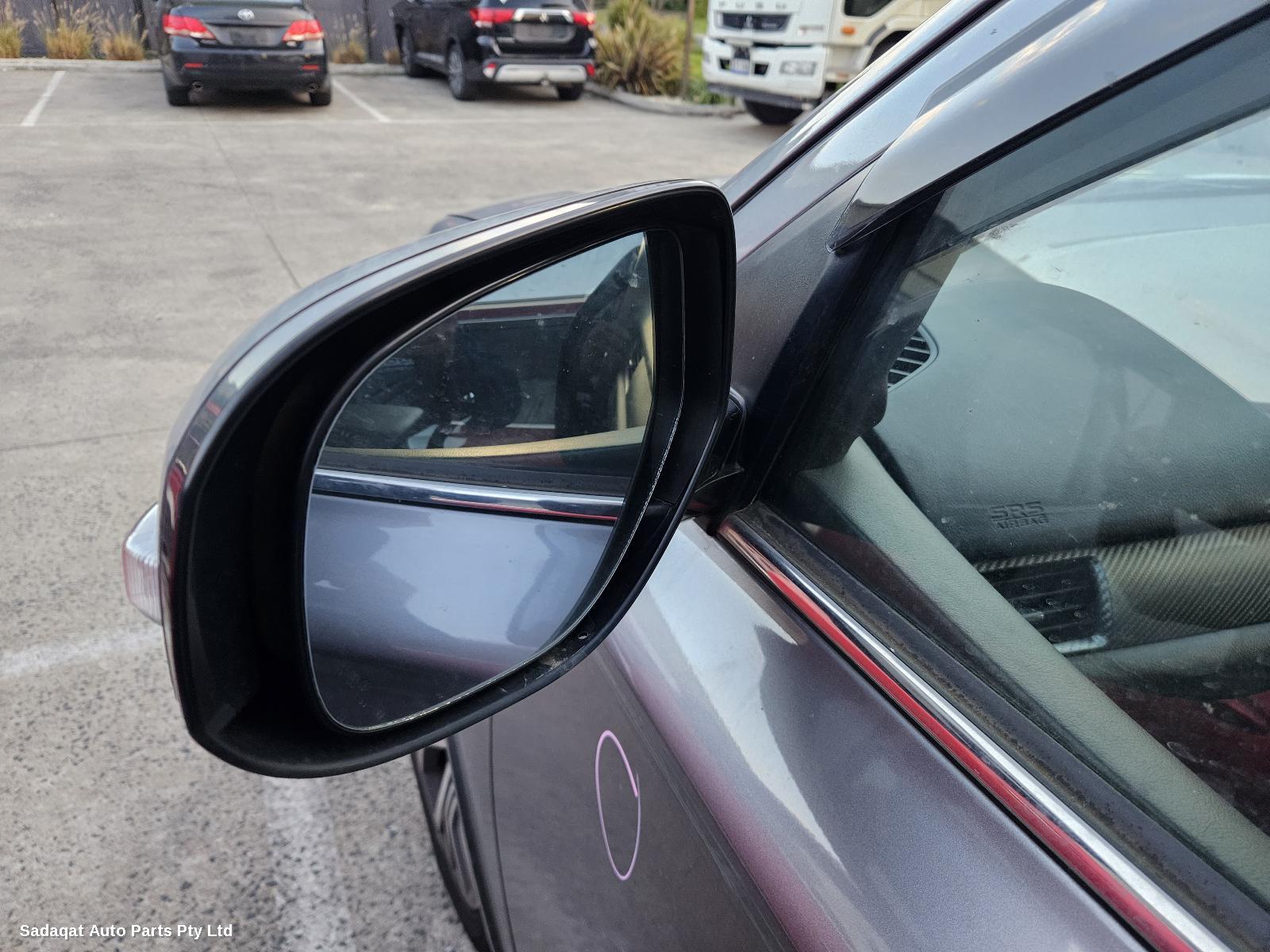 Mitsubishi Outlander Left Front Door Window