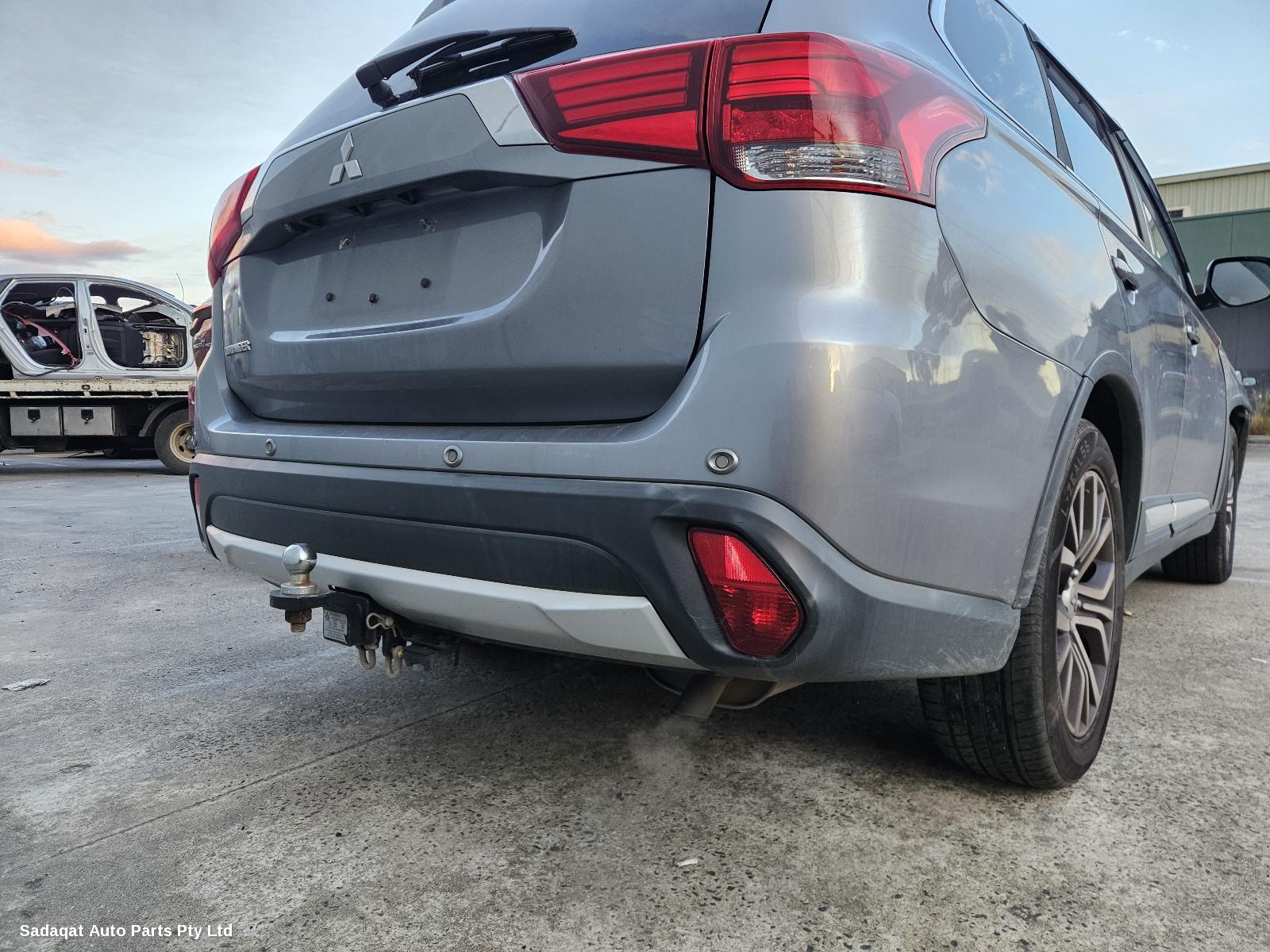 Mitsubishi Outlander Left Front Door Window