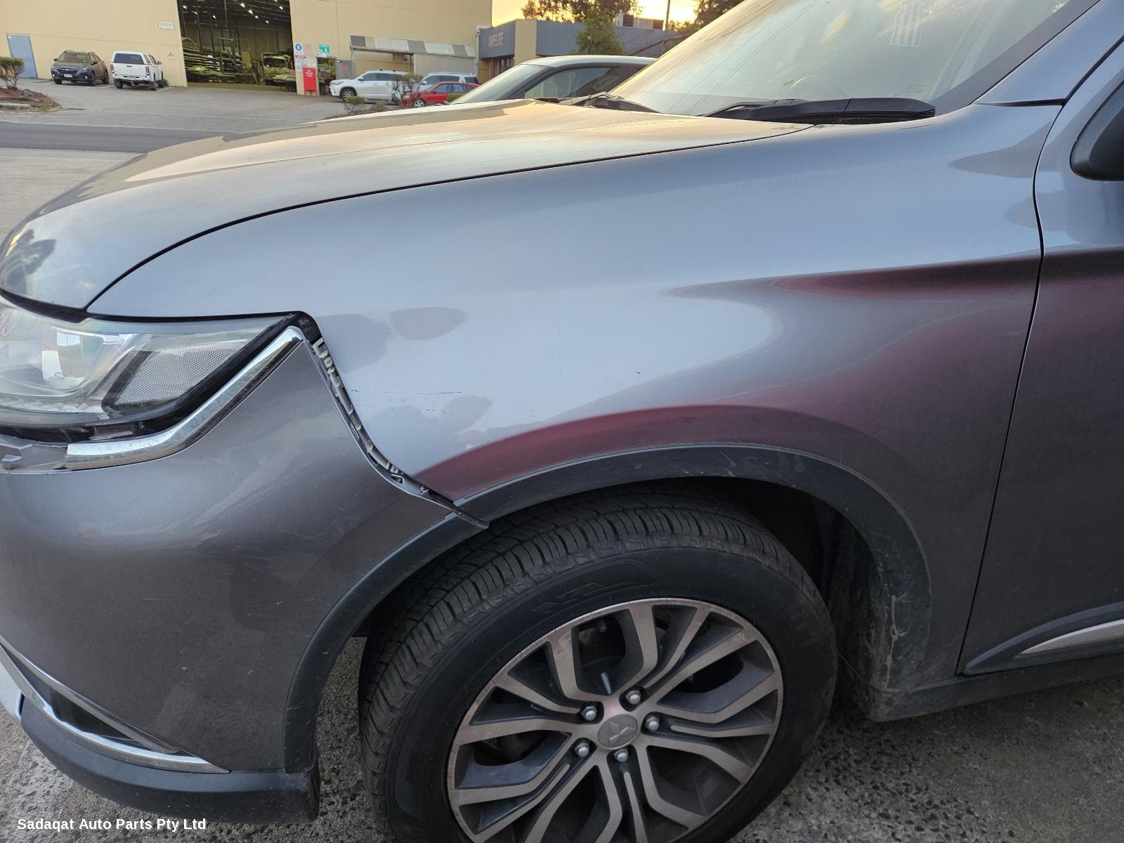 Mitsubishi Outlander Left Front Door Window