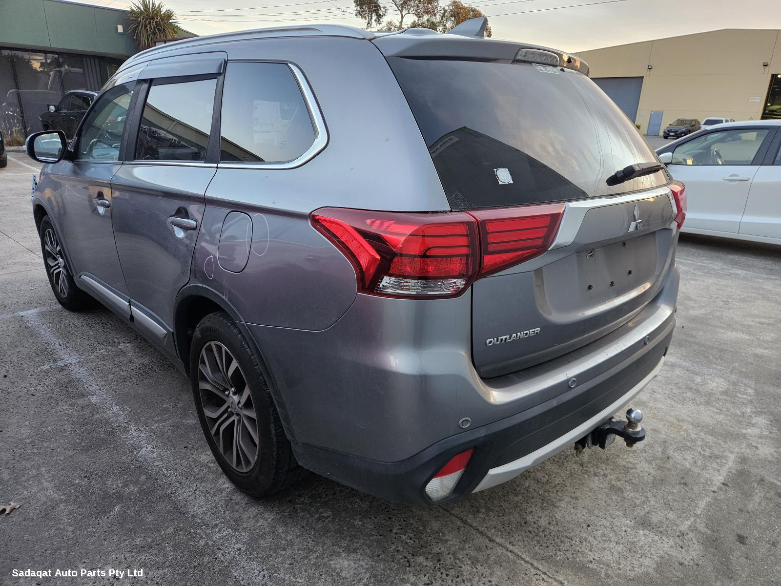 Mitsubishi Outlander Left Front Door Window