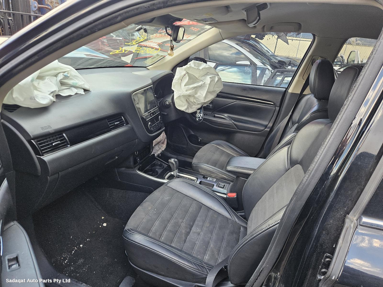 Mitsubishi Outlander Left Rear 1/4 Door Glass