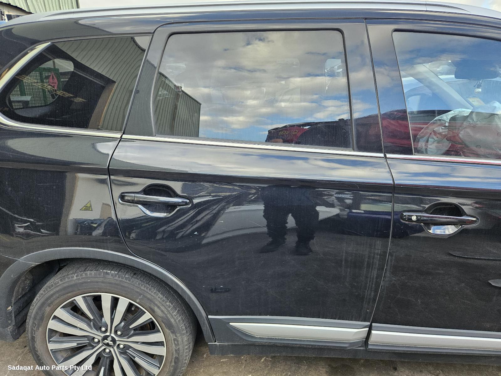 Mitsubishi Outlander Left Rear 1/4 Door Glass