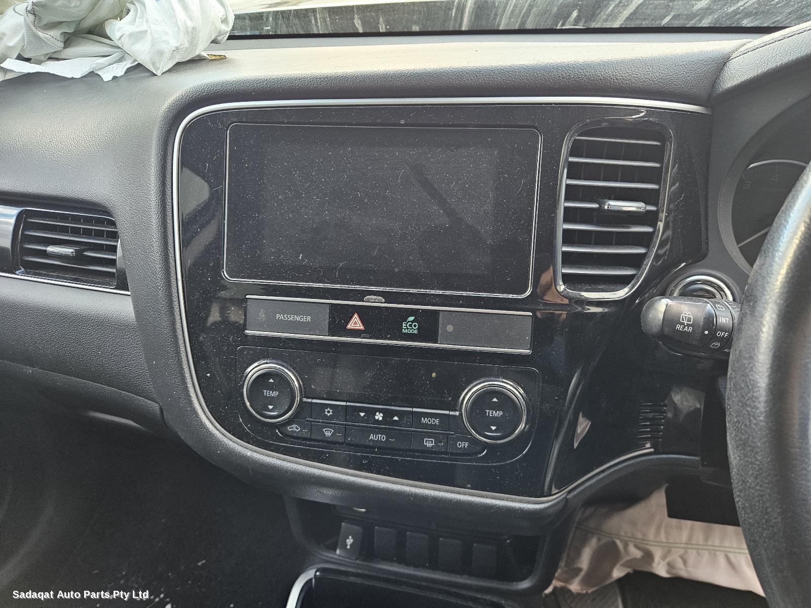 Mitsubishi Outlander Left Rear 1/4 Door Glass