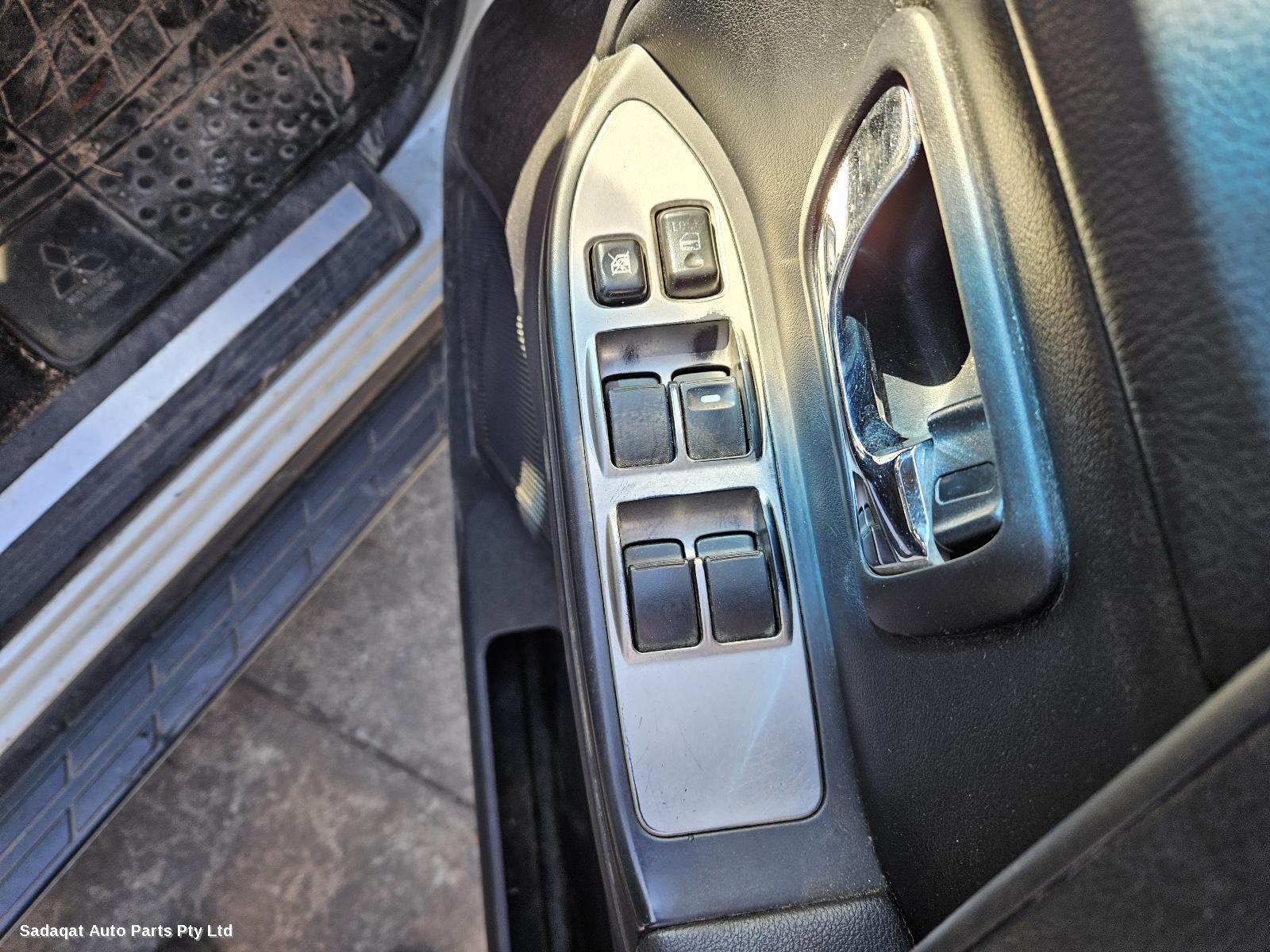 Mitsubishi Pajero Bootlid/tailgate