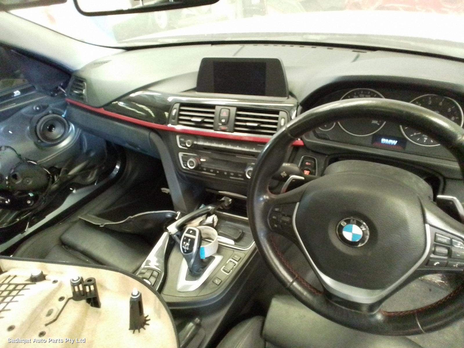 Bmw 3 Series Left Guard