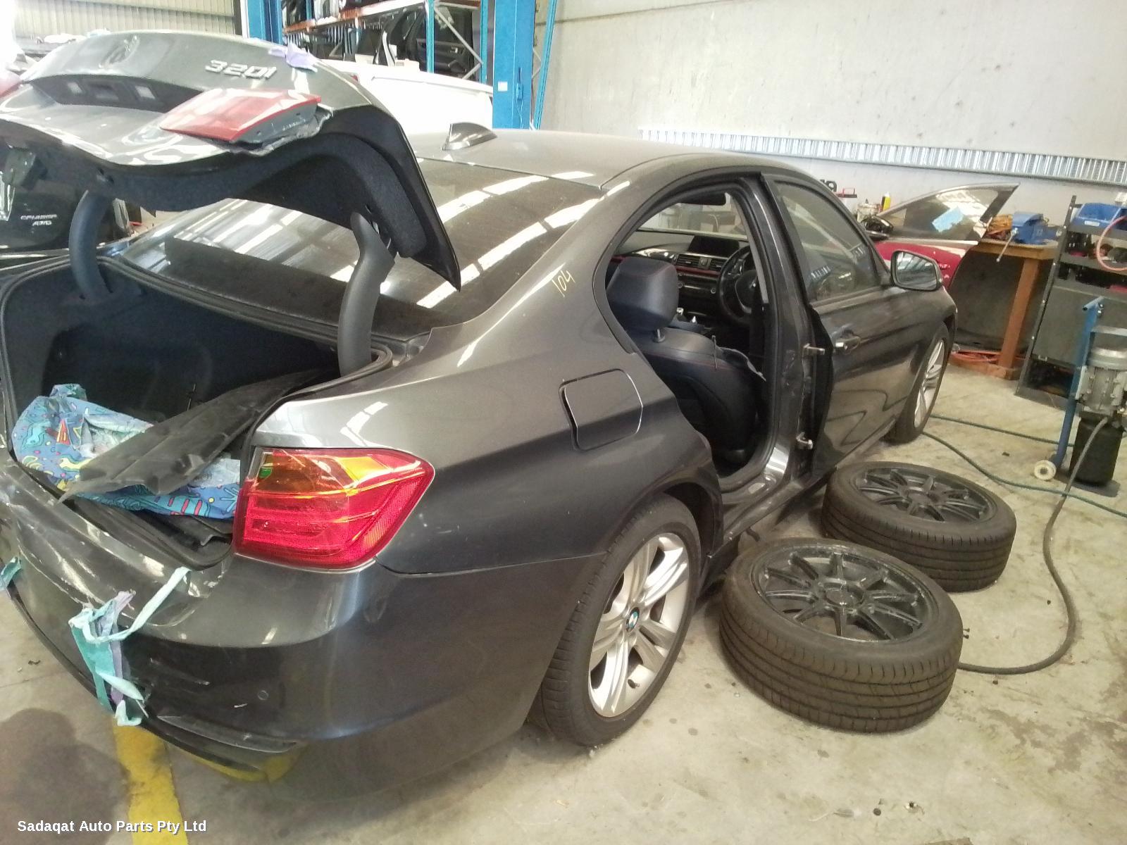 Bmw 3 Series Left Guard