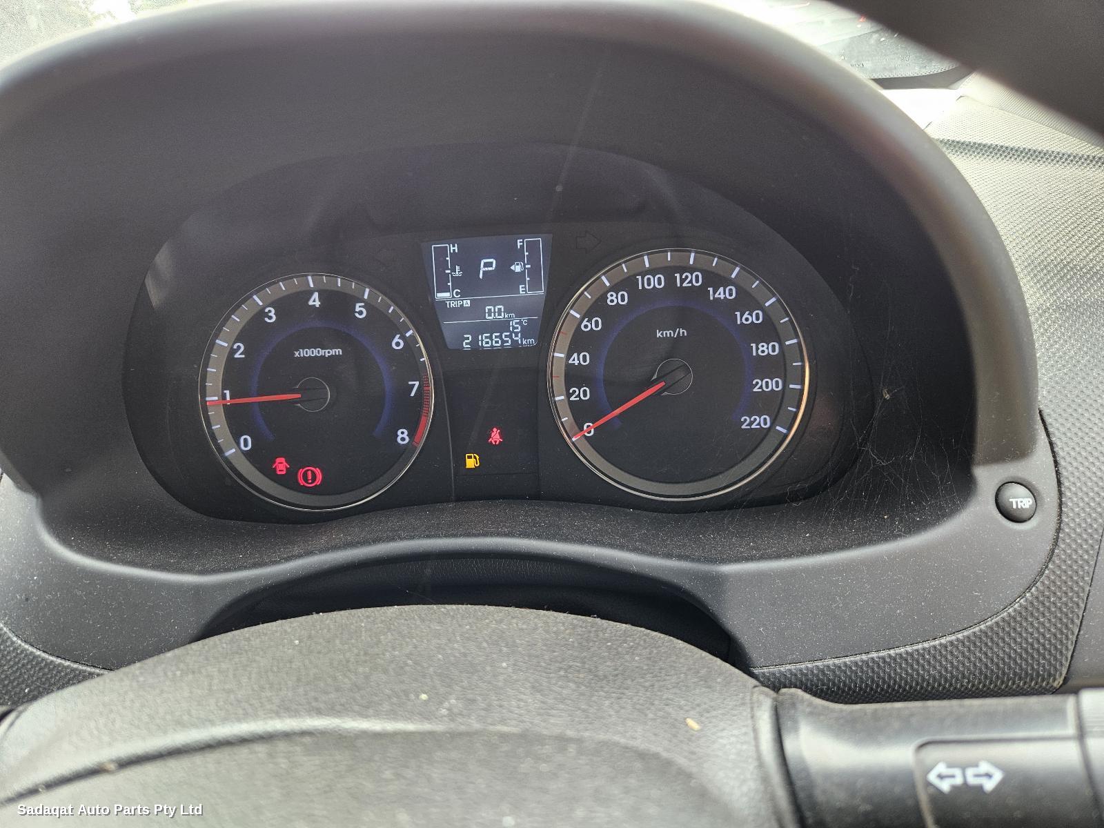 Hyundai Accent Radio/cd/dvd/sat/tv