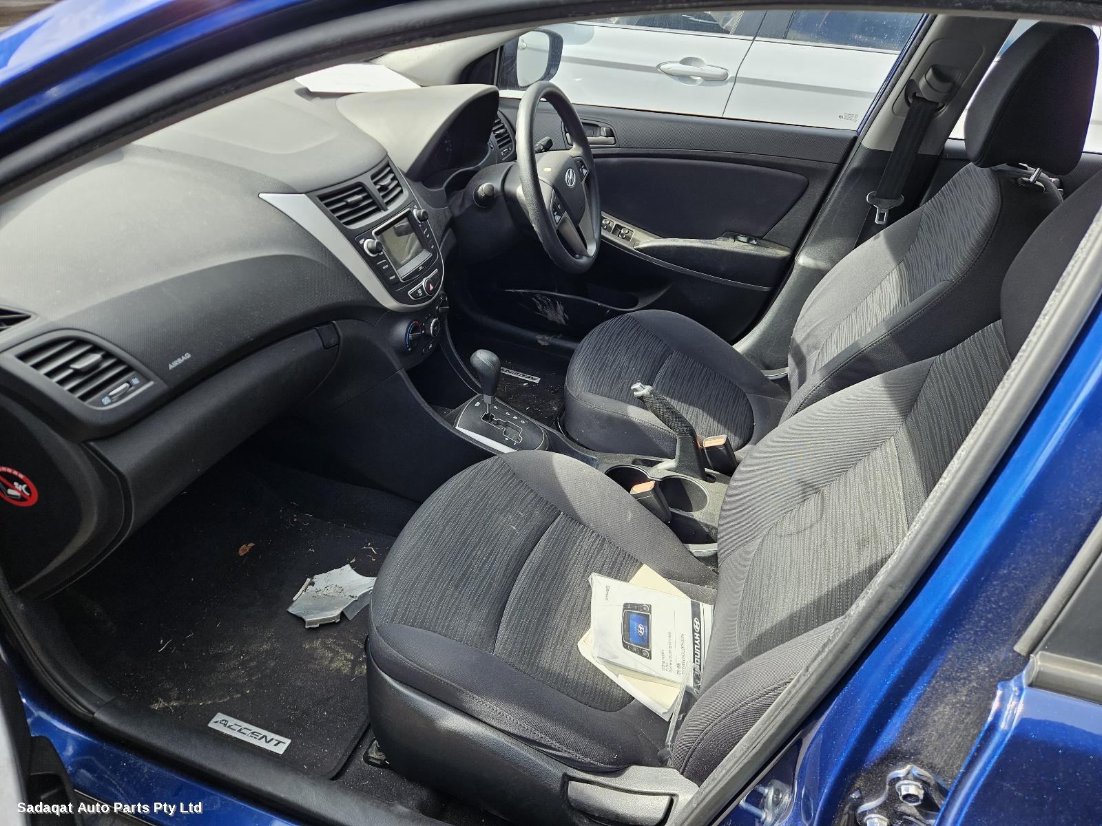 Hyundai Accent Radio/cd/dvd/sat/tv