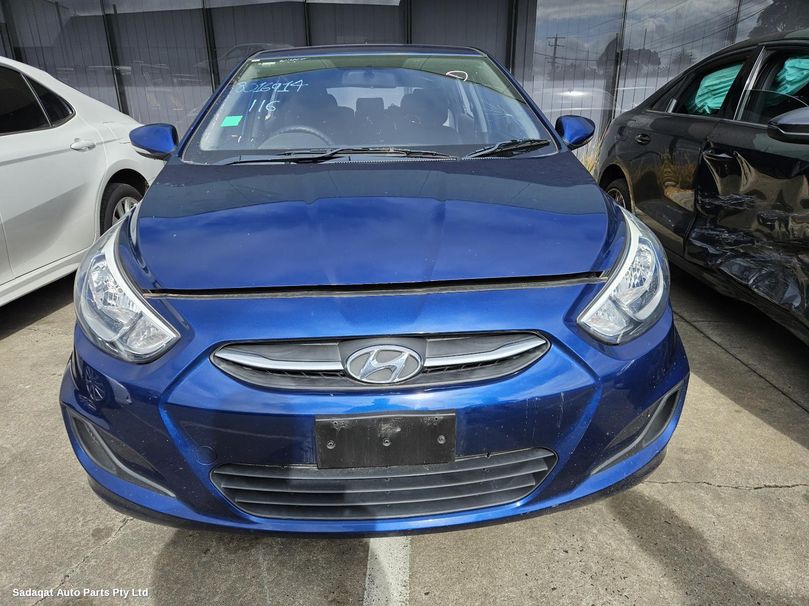 Hyundai Accent Radio/cd/dvd/sat/tv