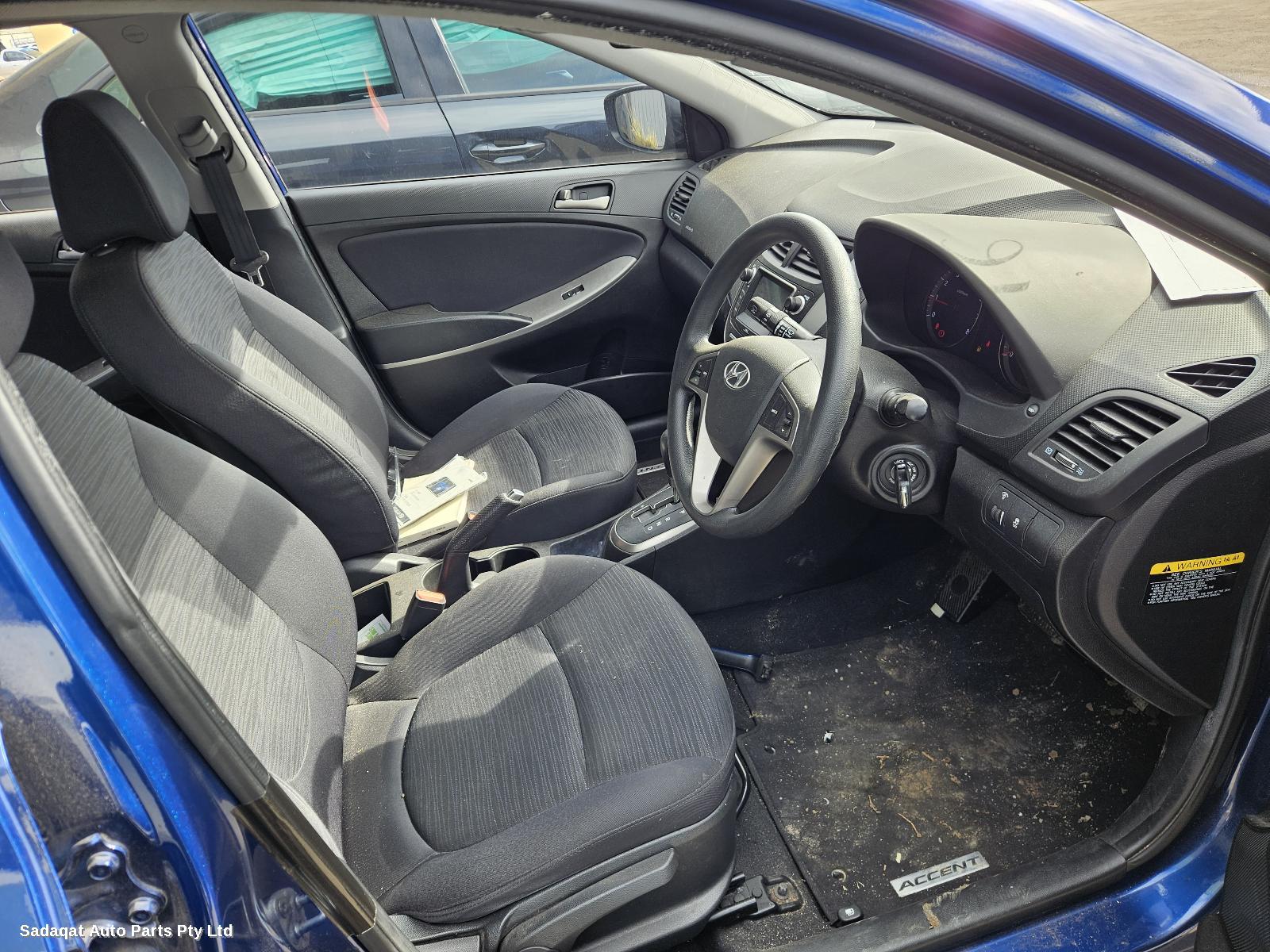 Hyundai Accent Radio/cd/dvd/sat/tv