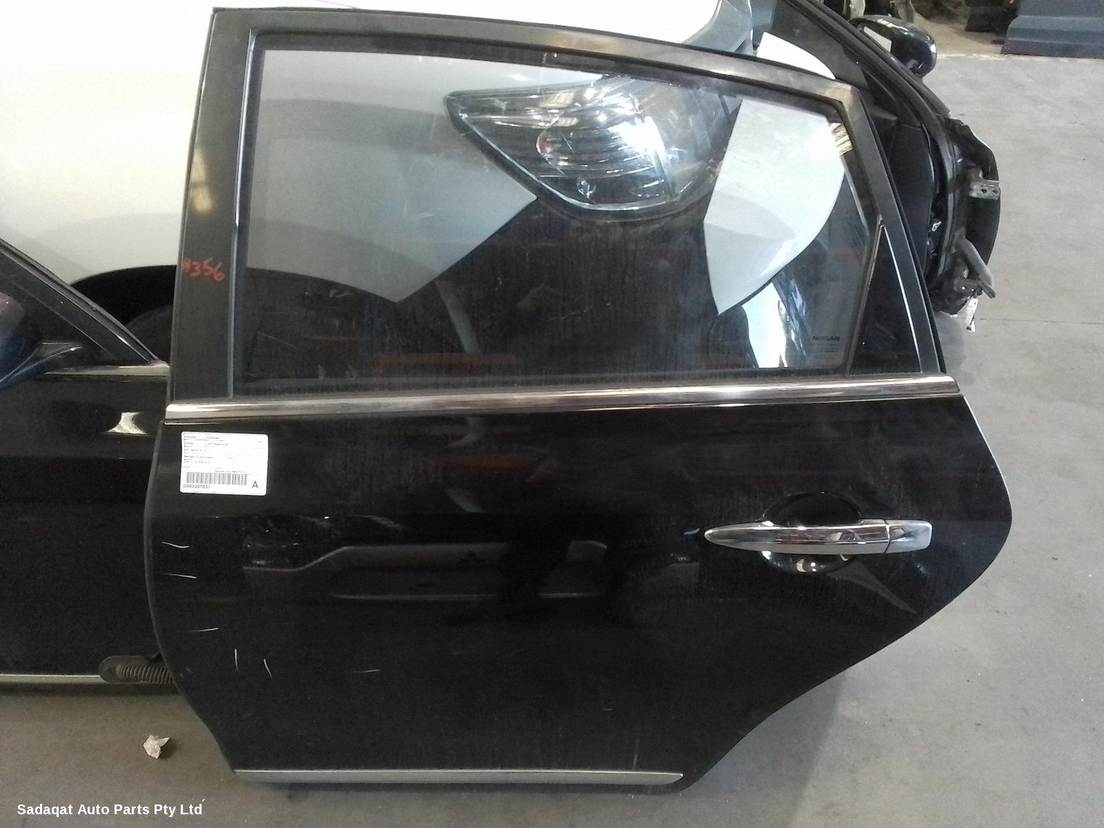 Nissan Maxima Left Rear Door/sliding