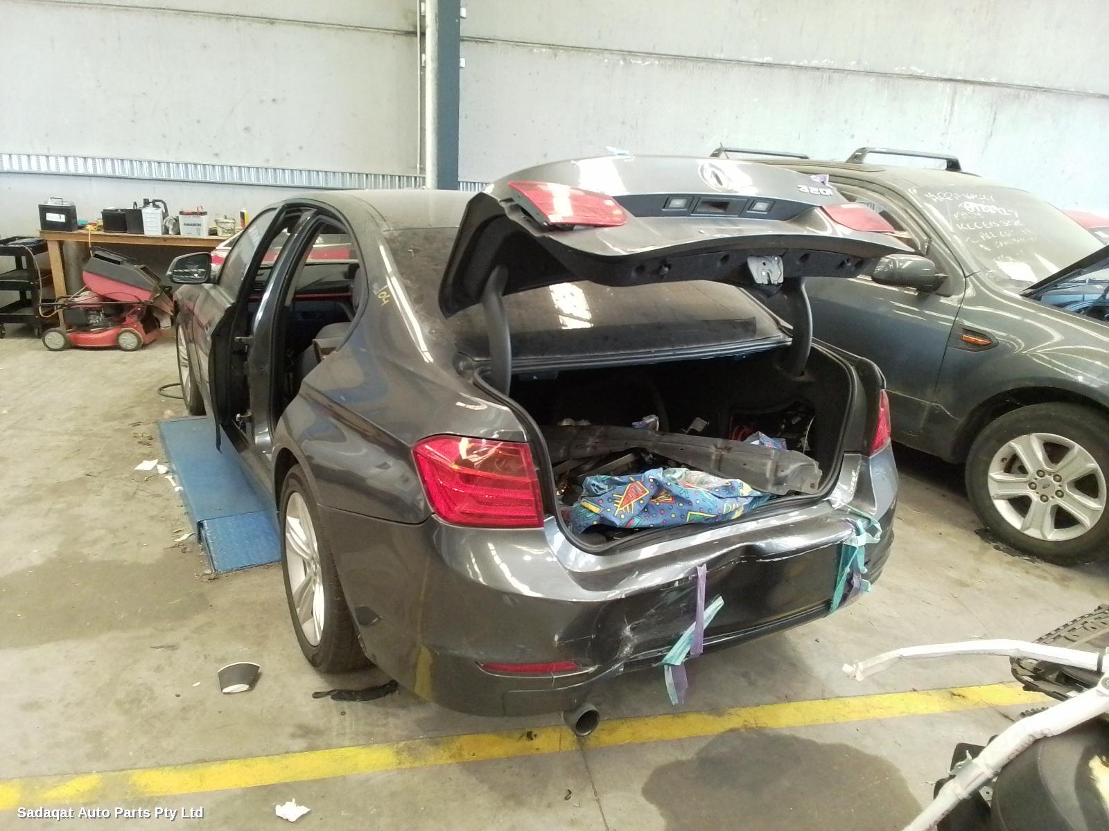 Bmw 3 Series Left Guard