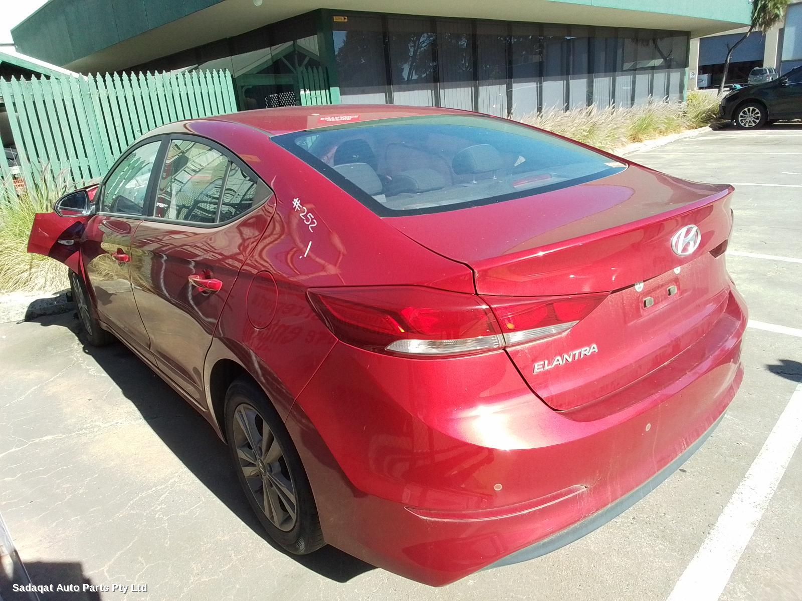 Hyundai Elantra Left Door Mirror