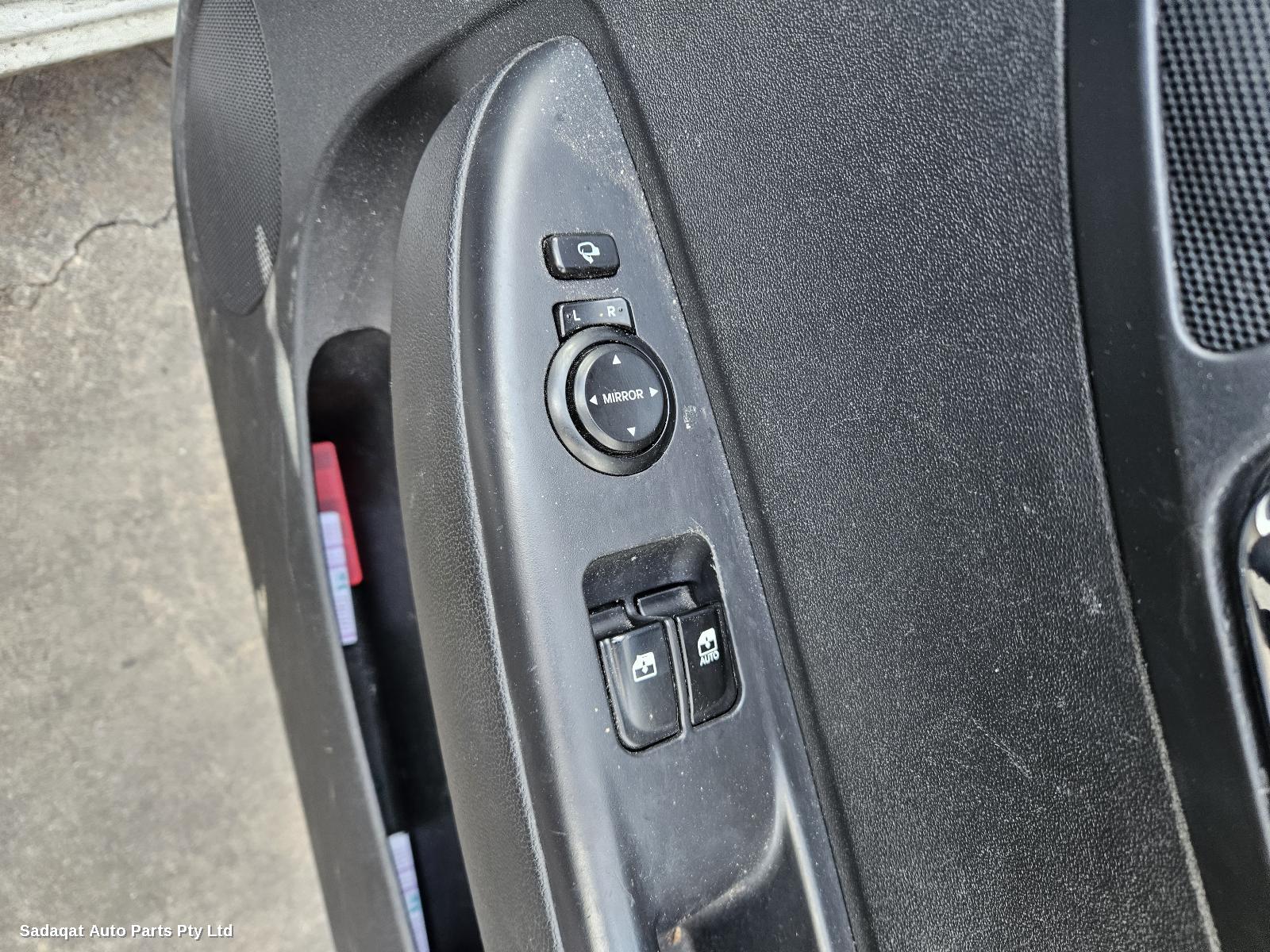 Hyundai I20 Bonnet Hinge/strut