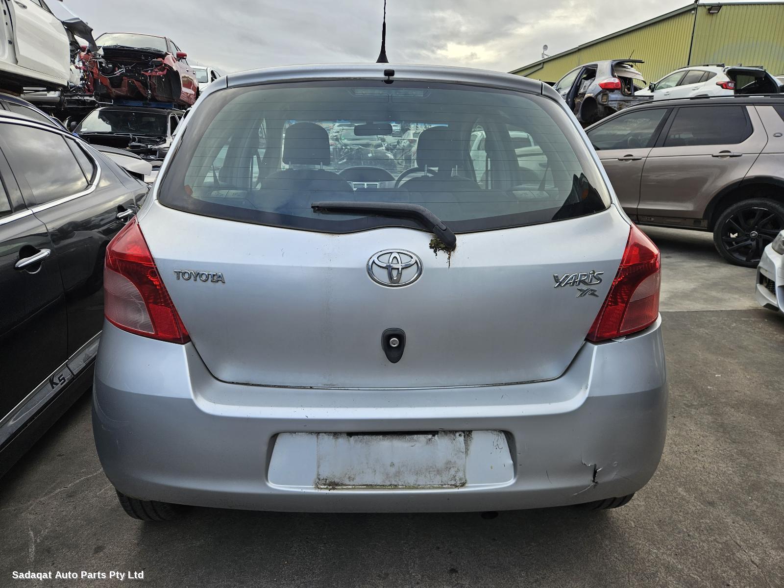 Toyota Yaris Right Door Mirror