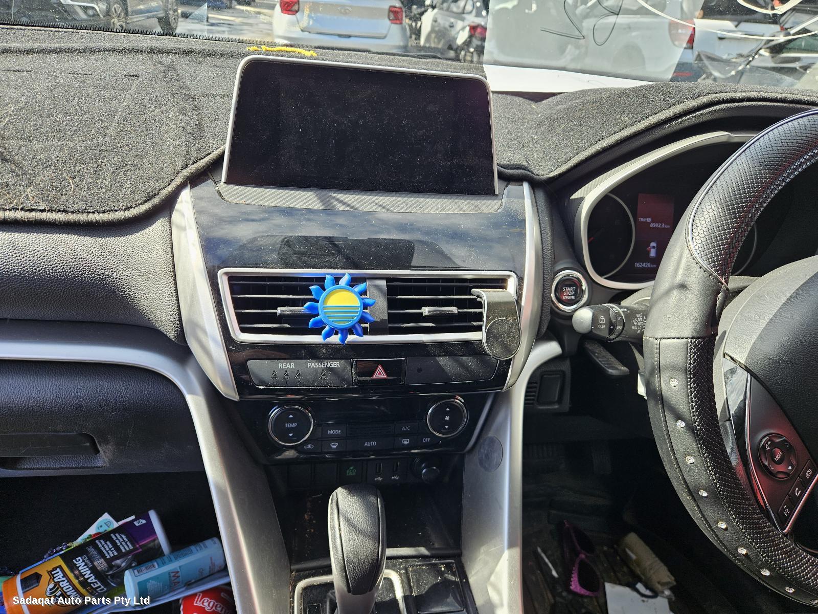 Mitsubishi Eclipse Cross Right Front Door Window