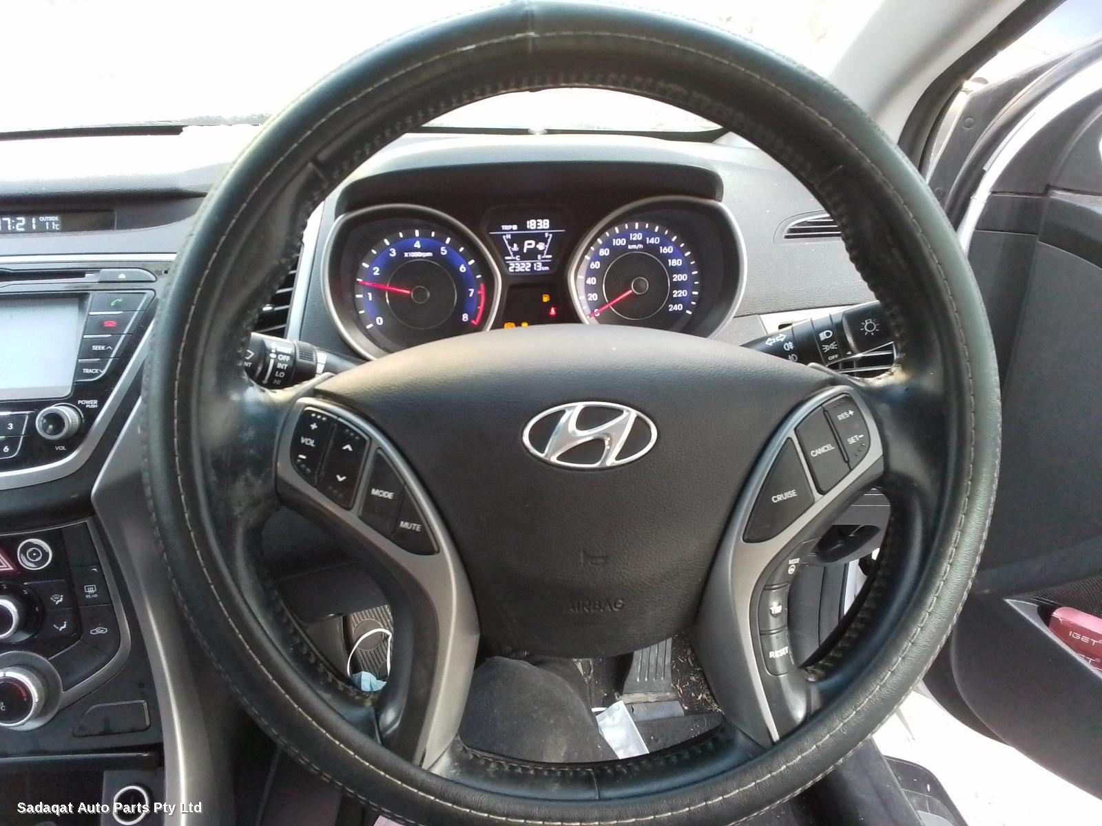 Hyundai Elantra Left Indicator/fog/side