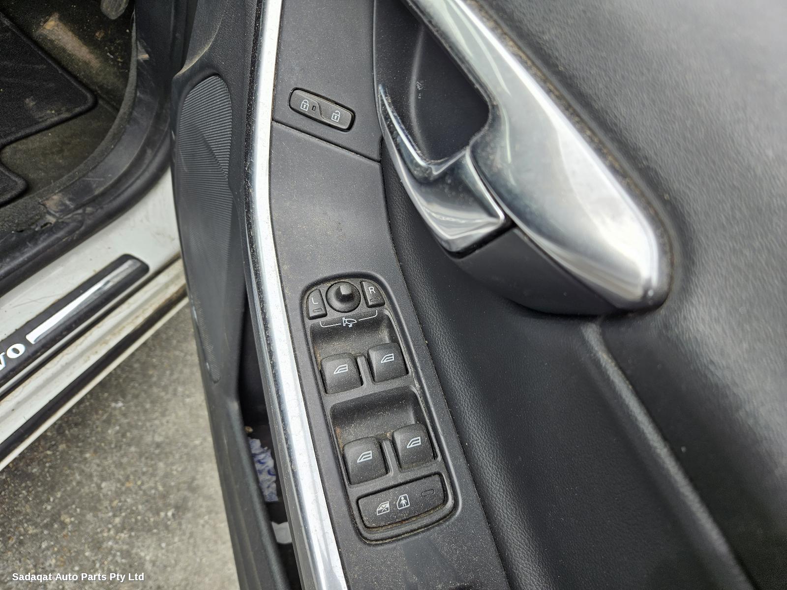 Volvo S60/v60 Left Taillight