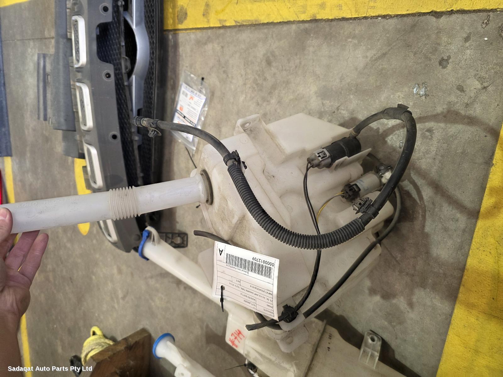 Mitsubishi Outlander Washer Bottle