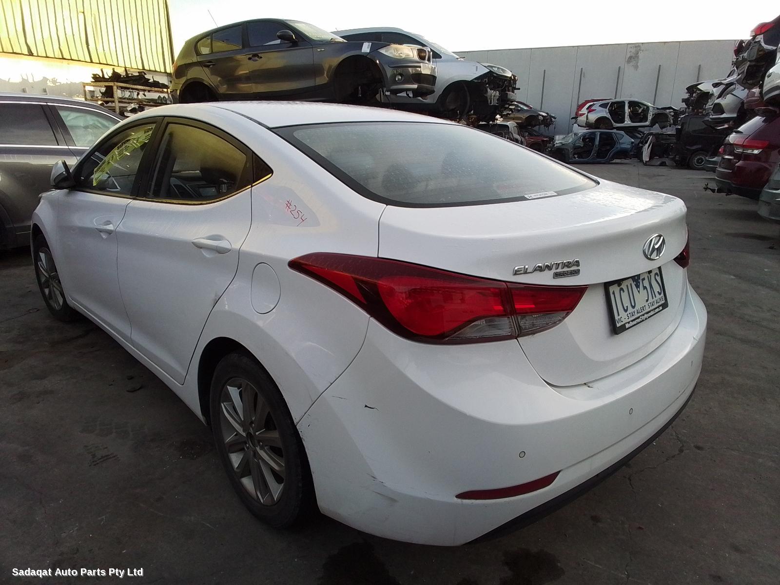 Hyundai Elantra Left Indicator/fog/side