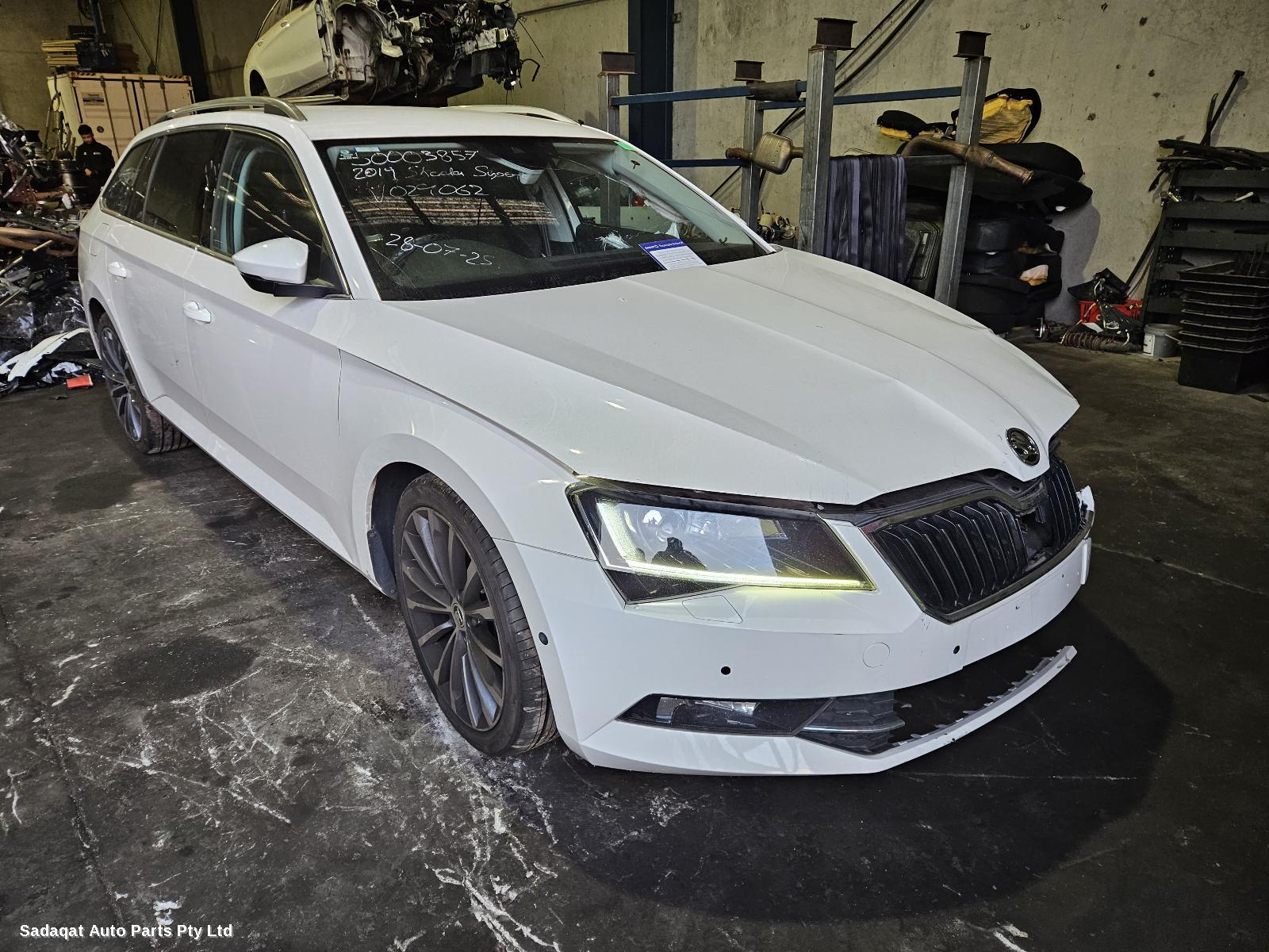 Skoda Superb Left Rear Strut