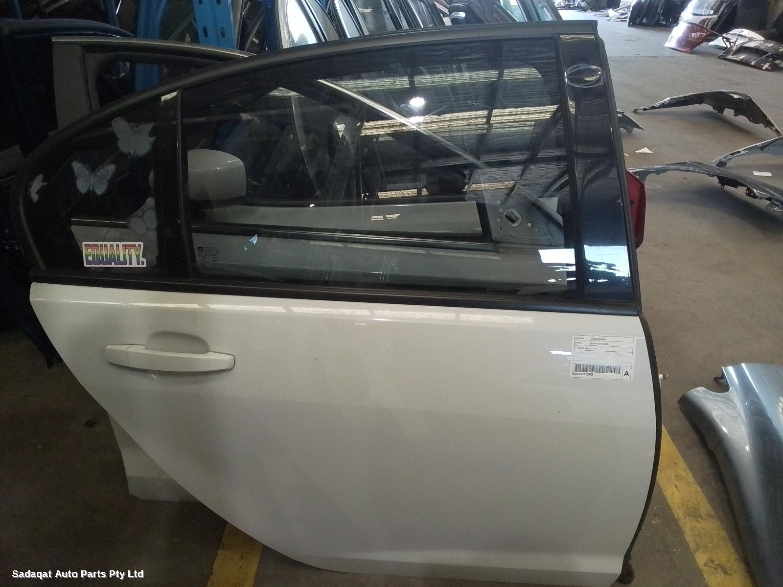 Holden Commodore Right_rear_door_sliding