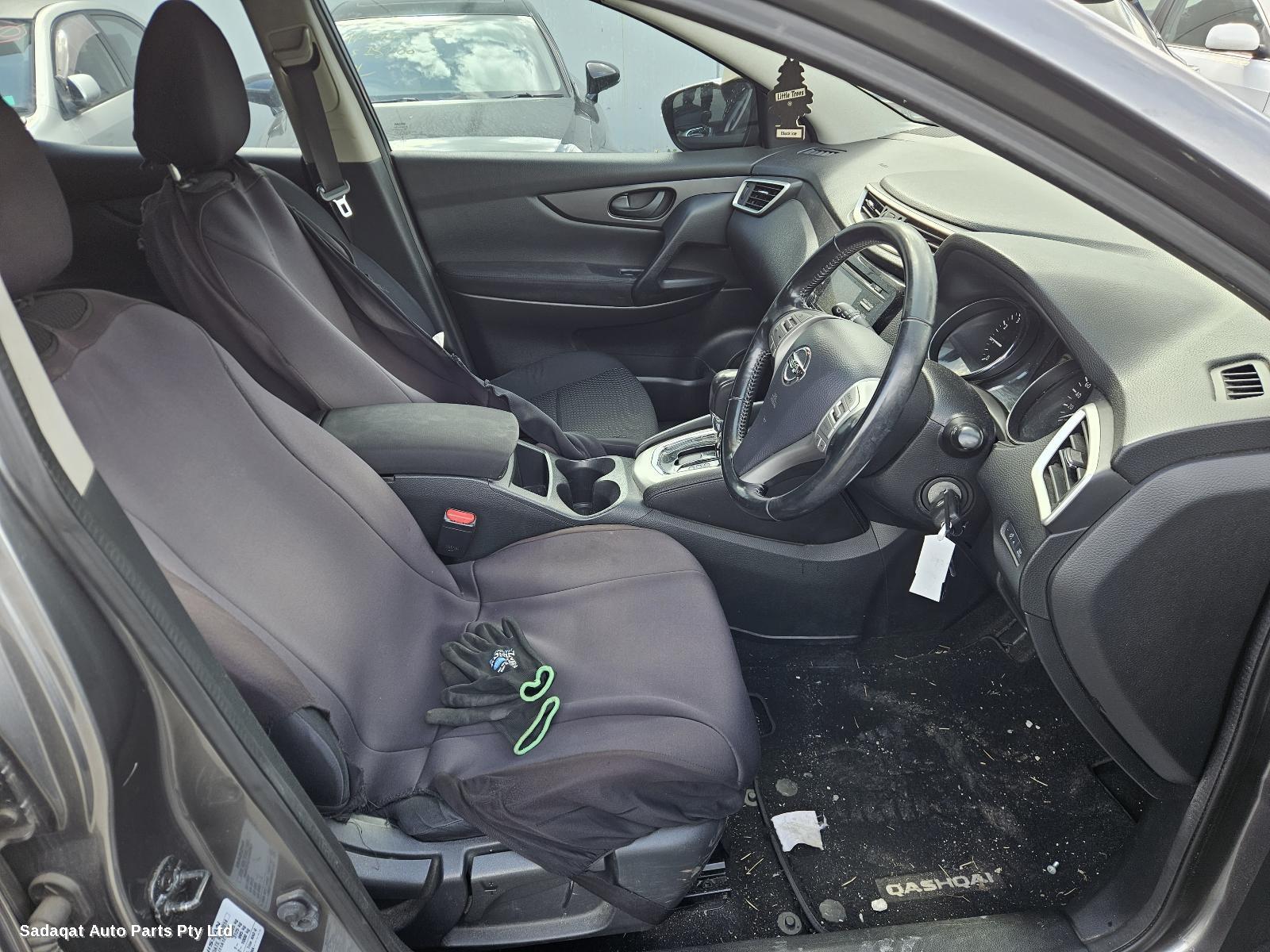 Nissan Qashqai Right Front Door