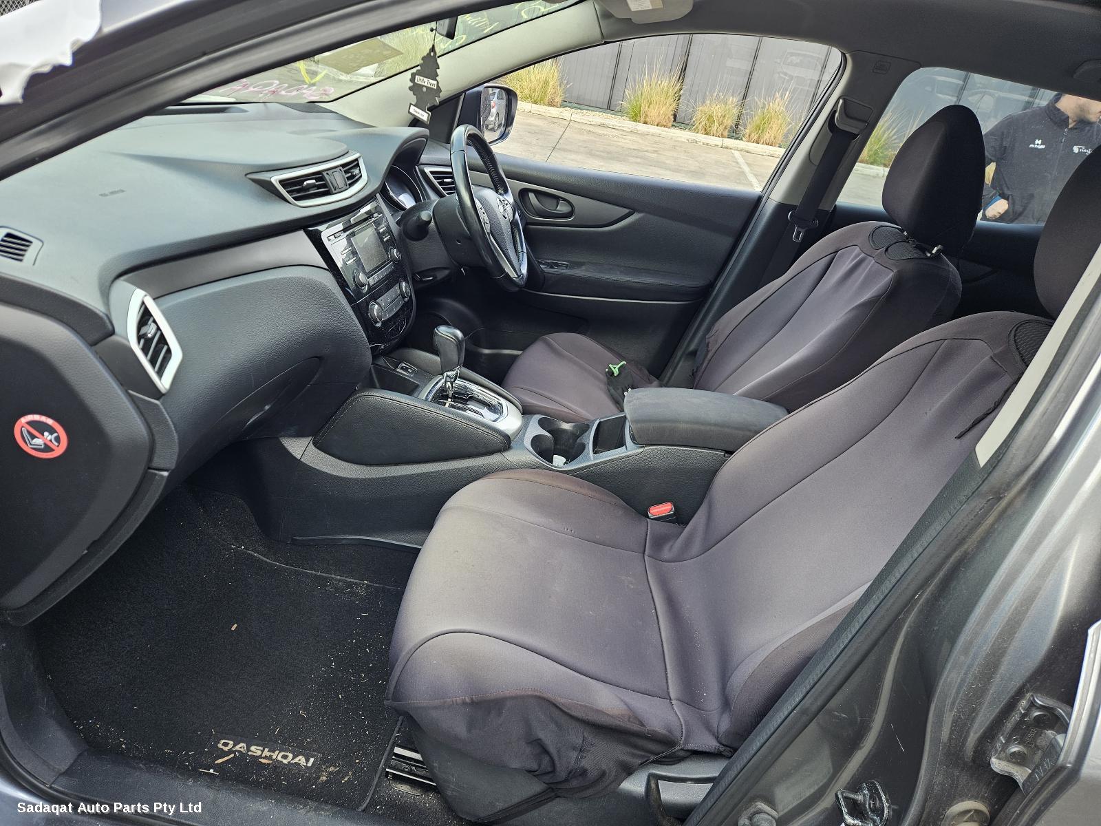 Nissan Qashqai Right Front Door