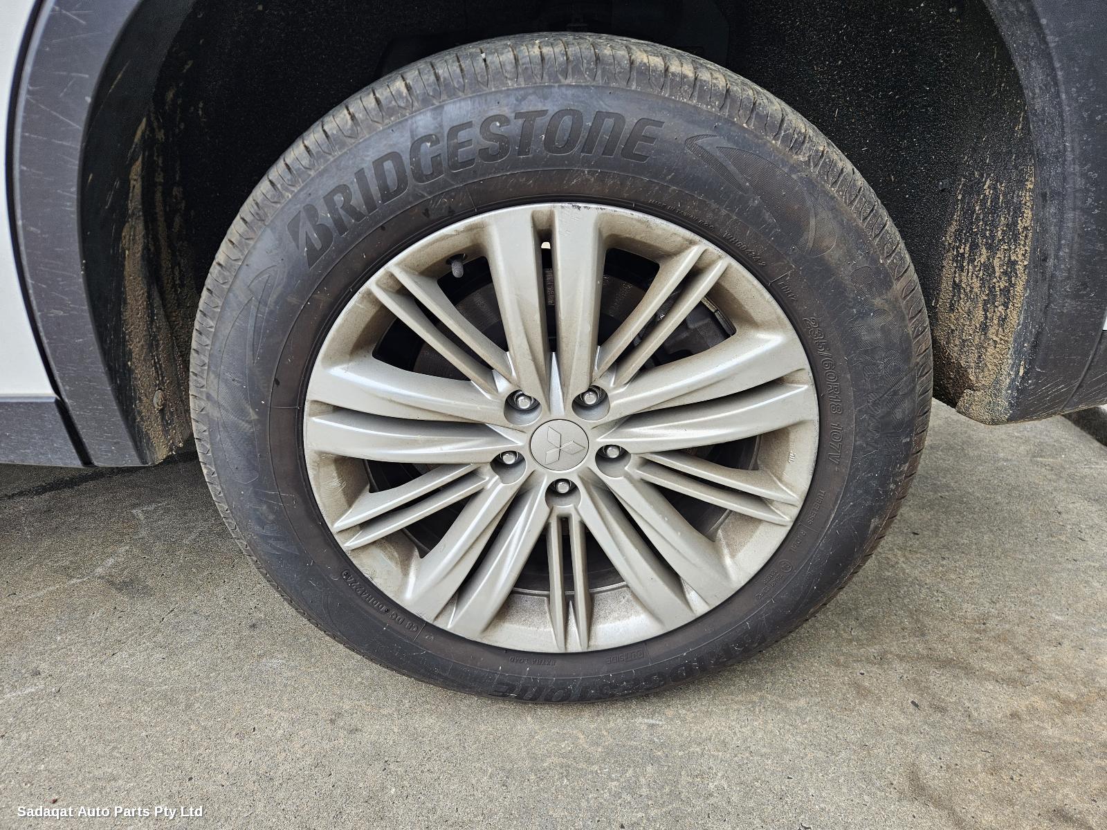 Mitsubishi Outlander Left Front Door Window