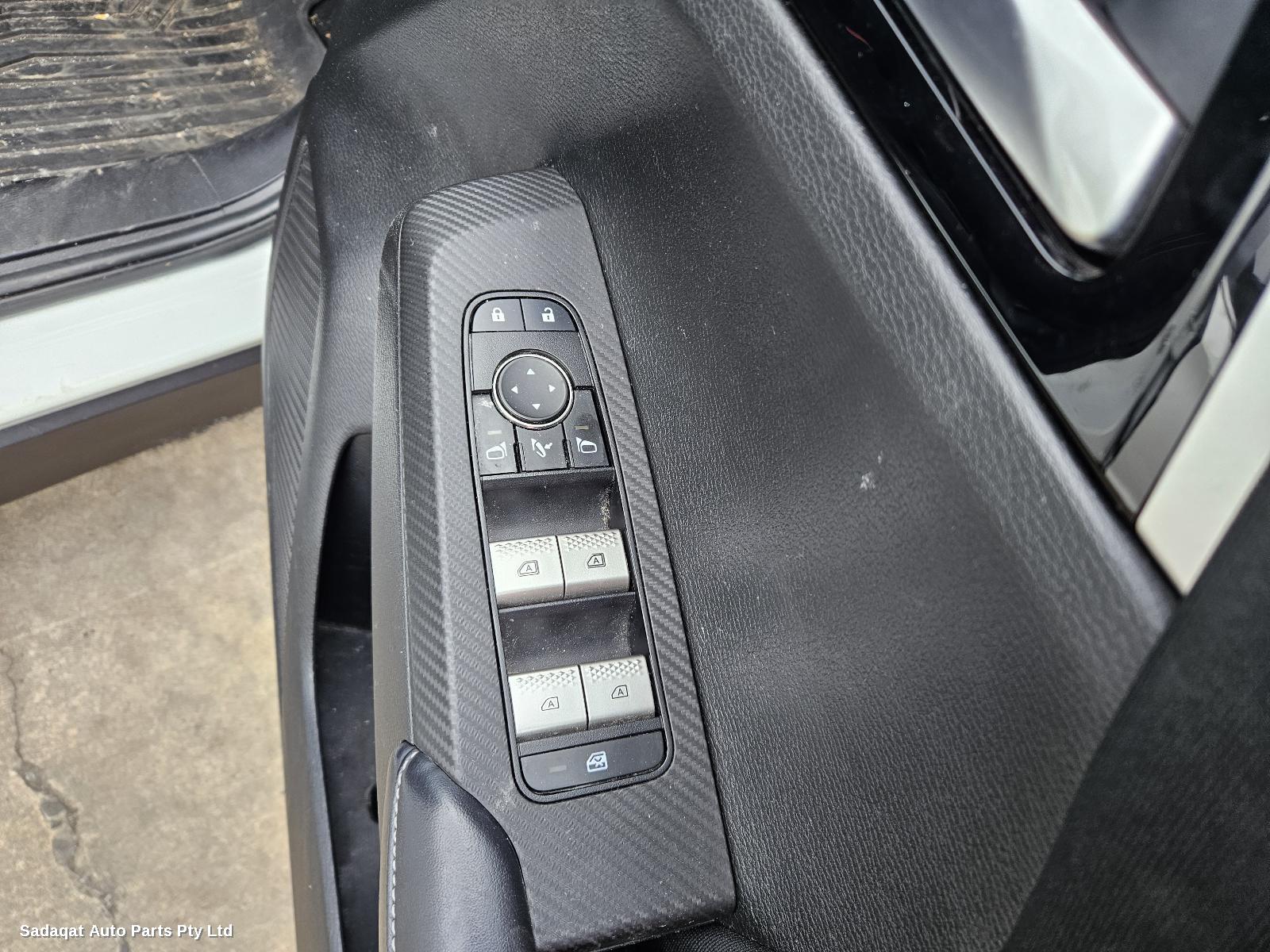 Mitsubishi Outlander Left Front Door Window