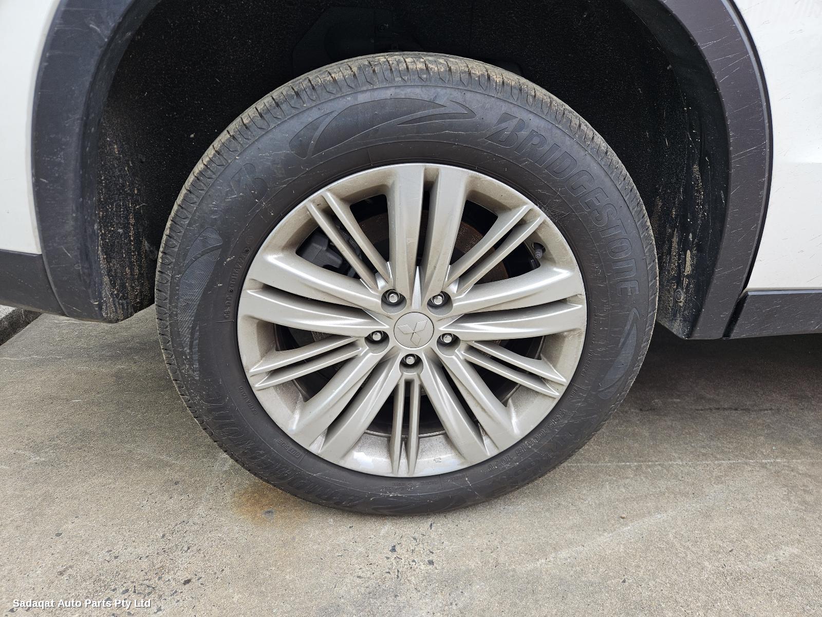 Mitsubishi Outlander Left Front Door Window