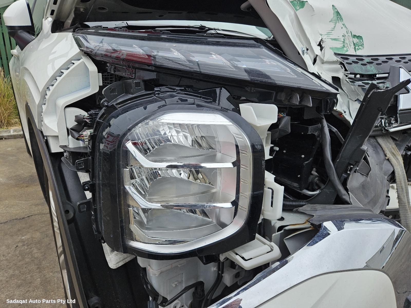 Mitsubishi Outlander Left Front Door Window