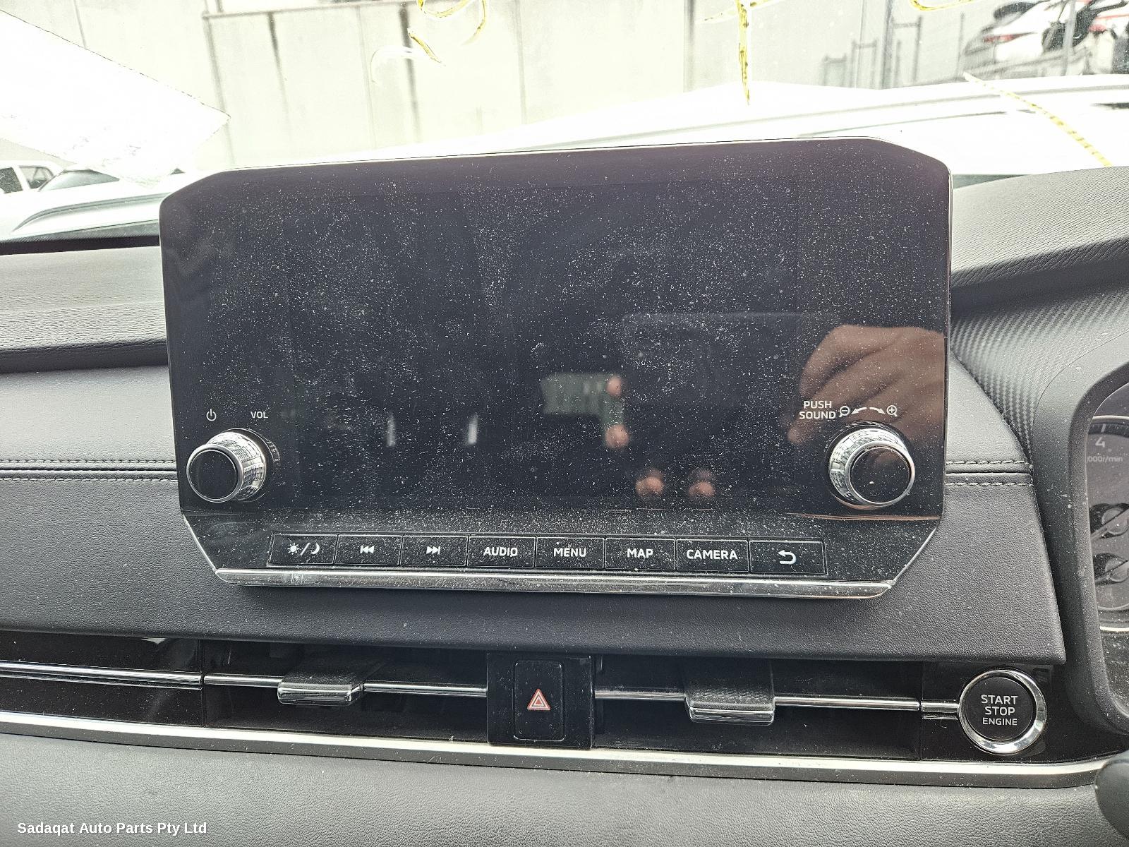 Mitsubishi Outlander Left Front Door Window