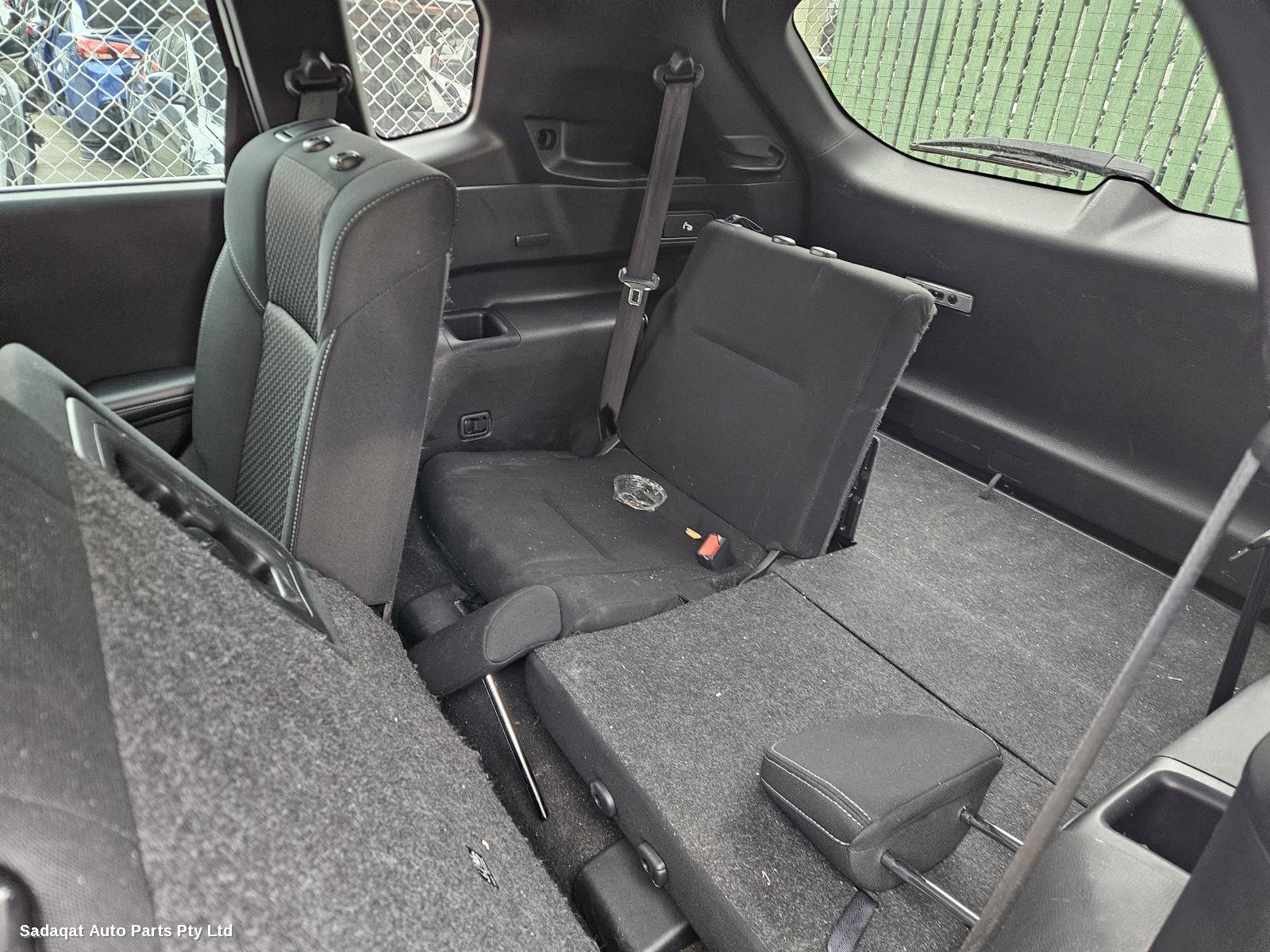 Mitsubishi Outlander Left Front Door Window