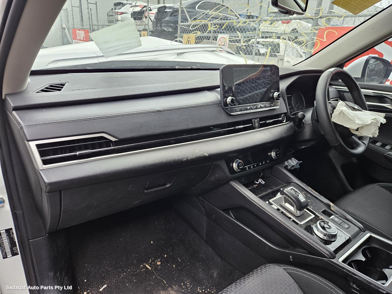 Mitsubishi Outlander Left Front Door Window