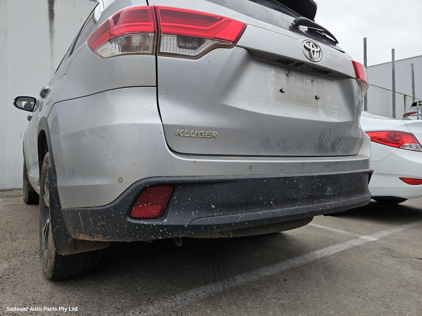Toyota Kluger Left Taillight