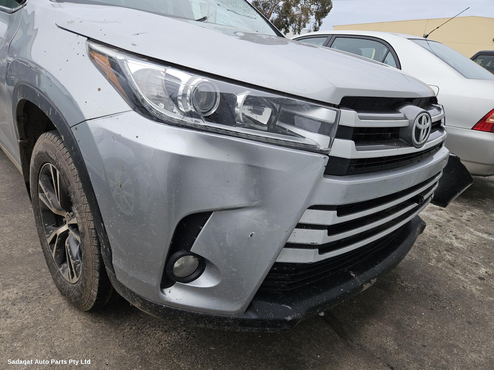 Toyota Kluger Left Taillight