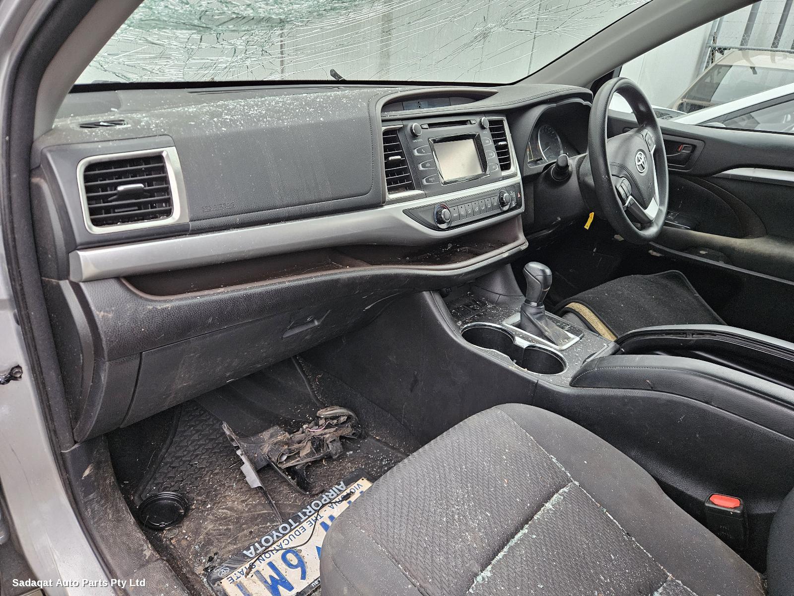 Toyota Kluger Left Taillight