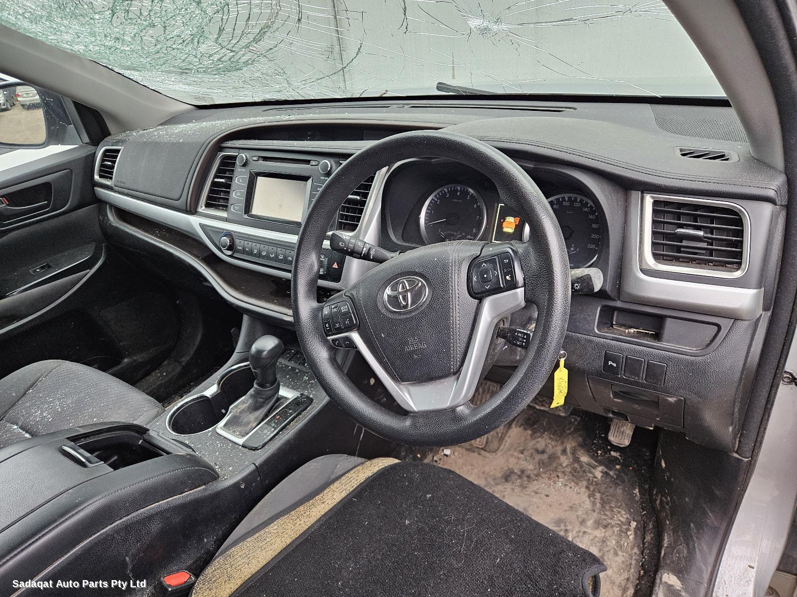 Toyota Kluger Left Taillight