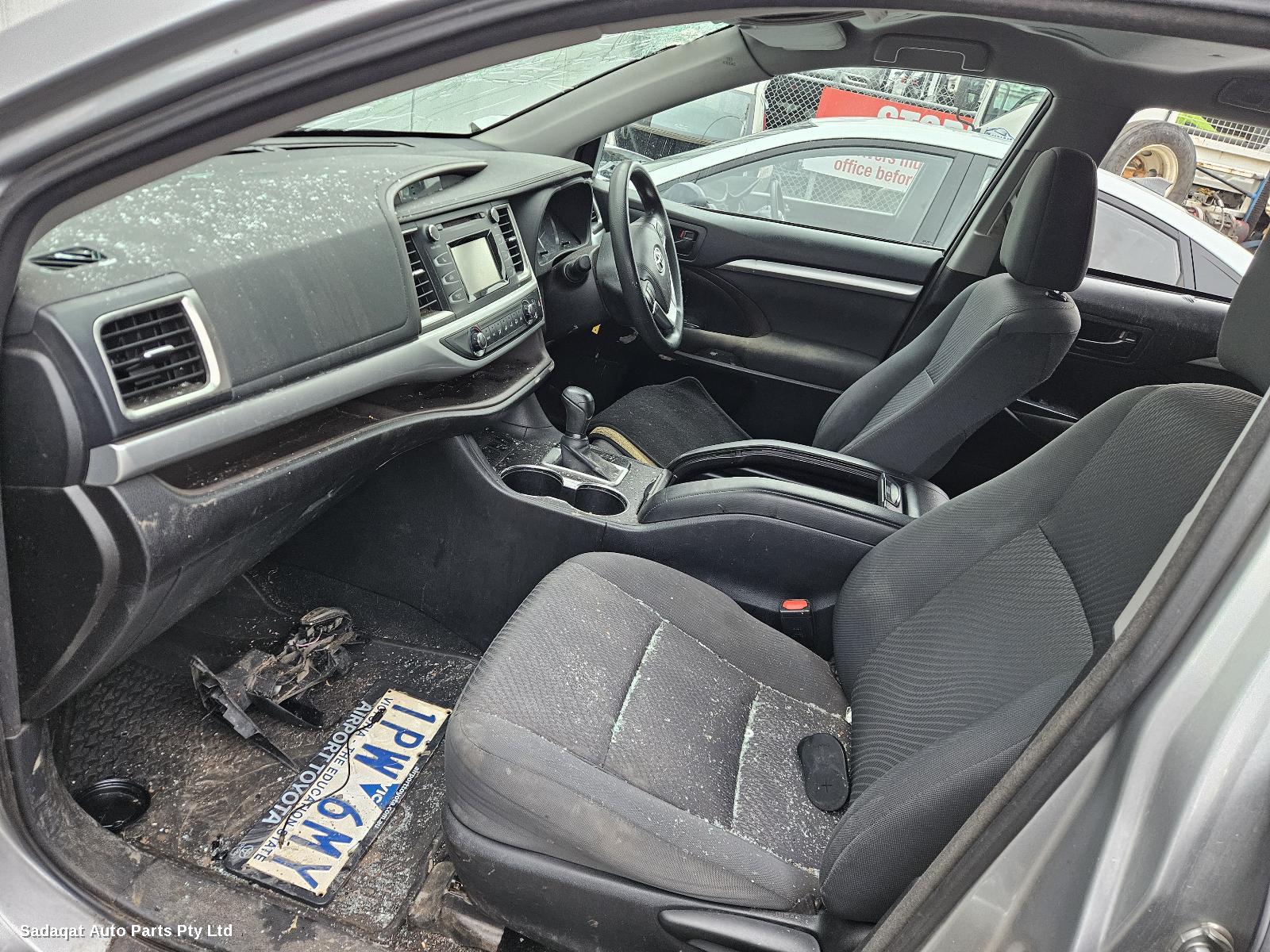 Toyota Kluger Left Taillight