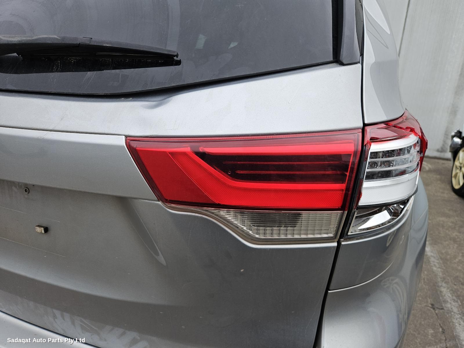 Toyota Kluger Left Taillight